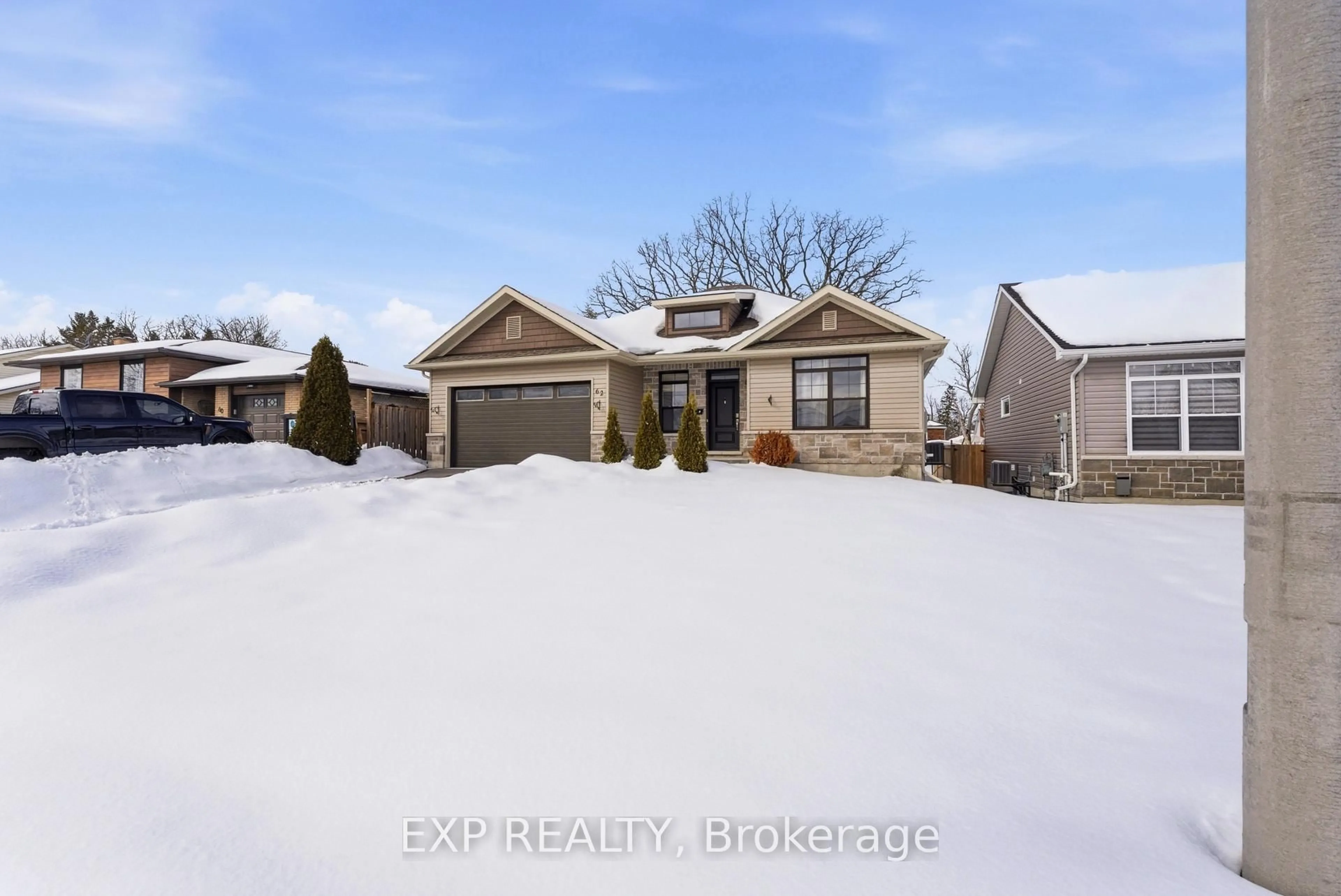 A pic from outside/outdoor area/front of a property/back of a property/a pic from drone, street for 62 Craig St, Belleville Ontario K8P 2J9