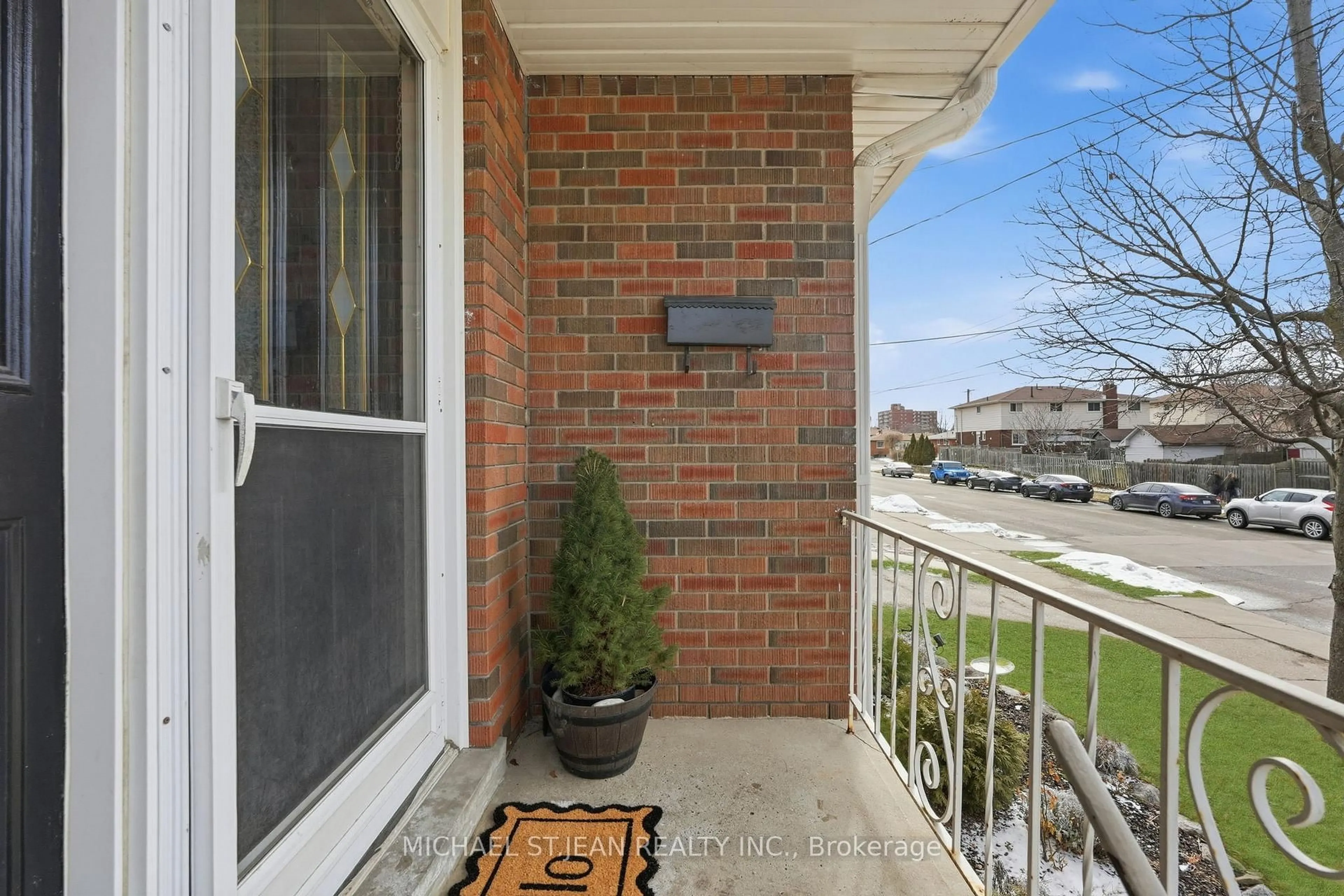 Unknown for 130 Riverdale Dr, Hamilton Ontario L8E 1K4