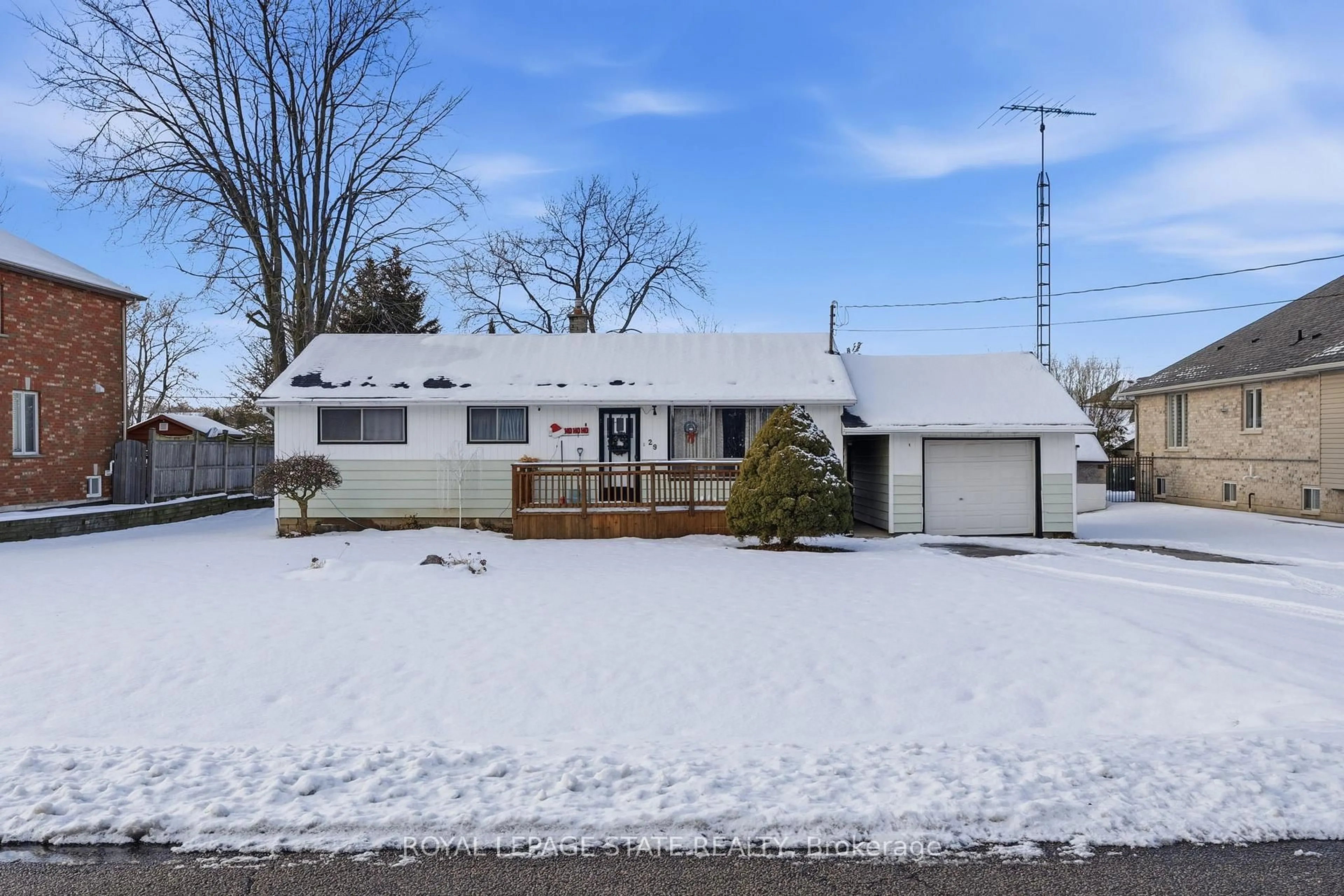 Unknown for 29 Leckie Ave, Hamilton Ontario L8J 2S7