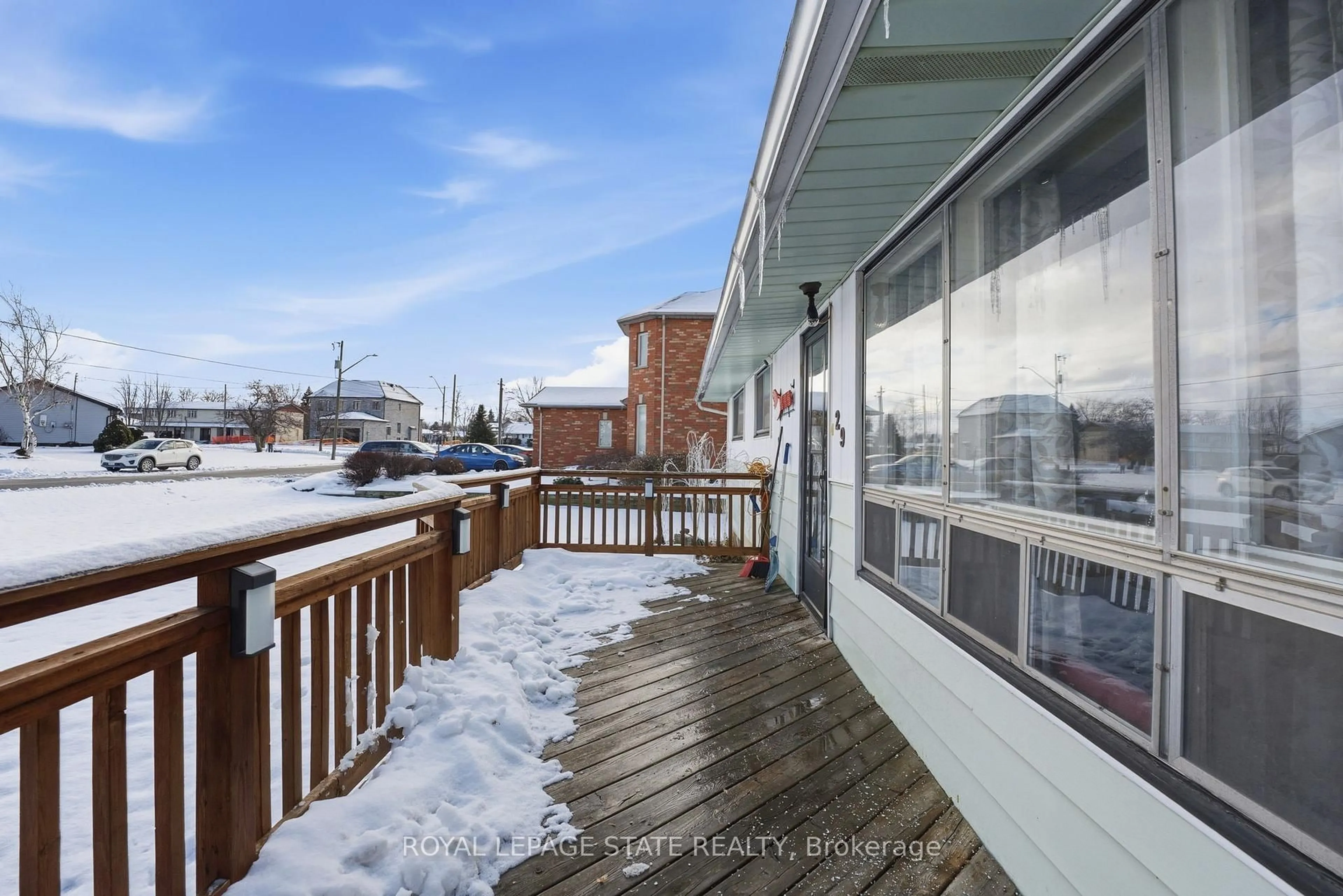 Patio, unknown for 29 Leckie Ave, Hamilton Ontario L8J 2S7