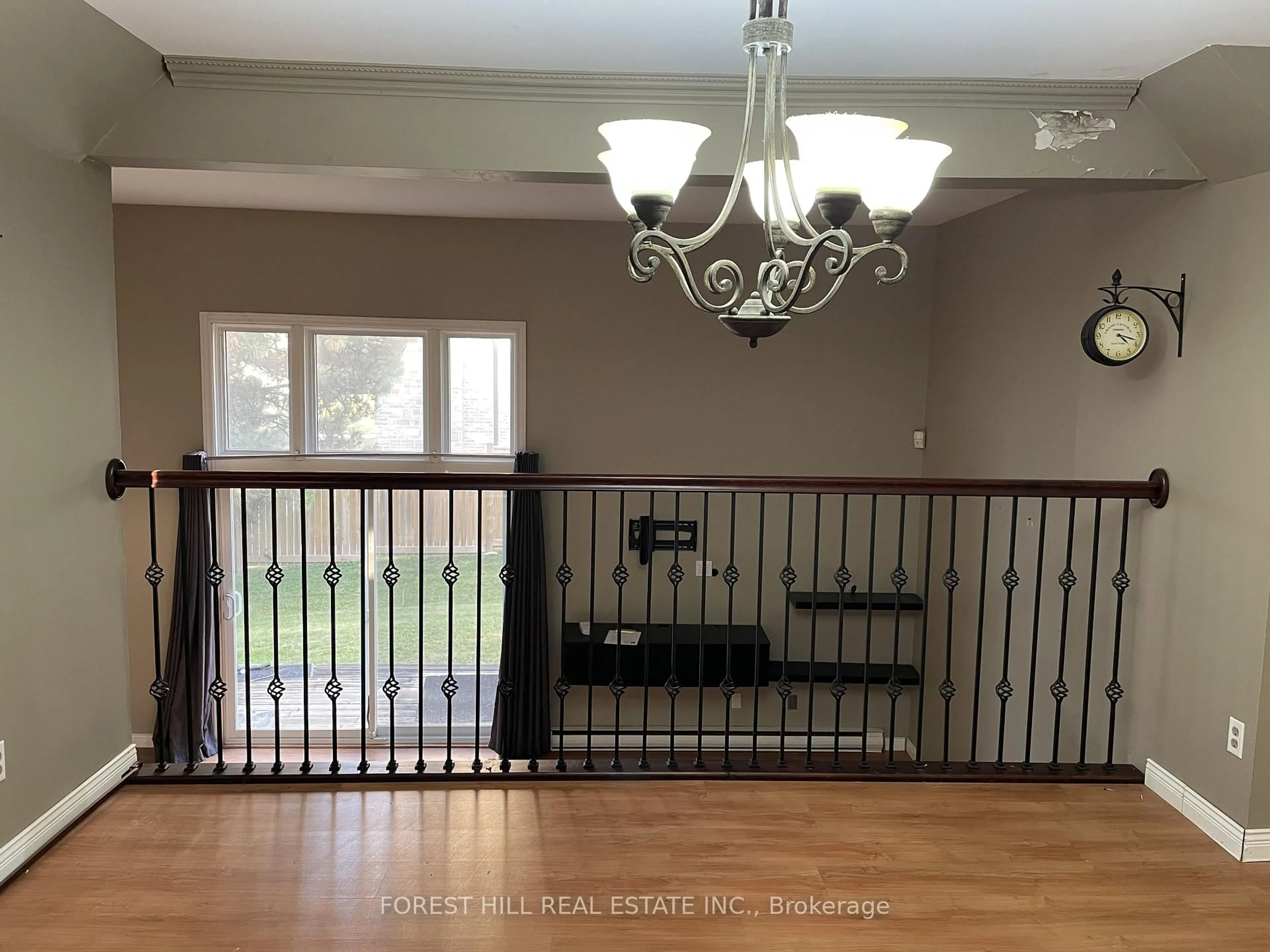 Unknown for 40 Fairfax Crt #3, London North Ontario N6G 3Y3