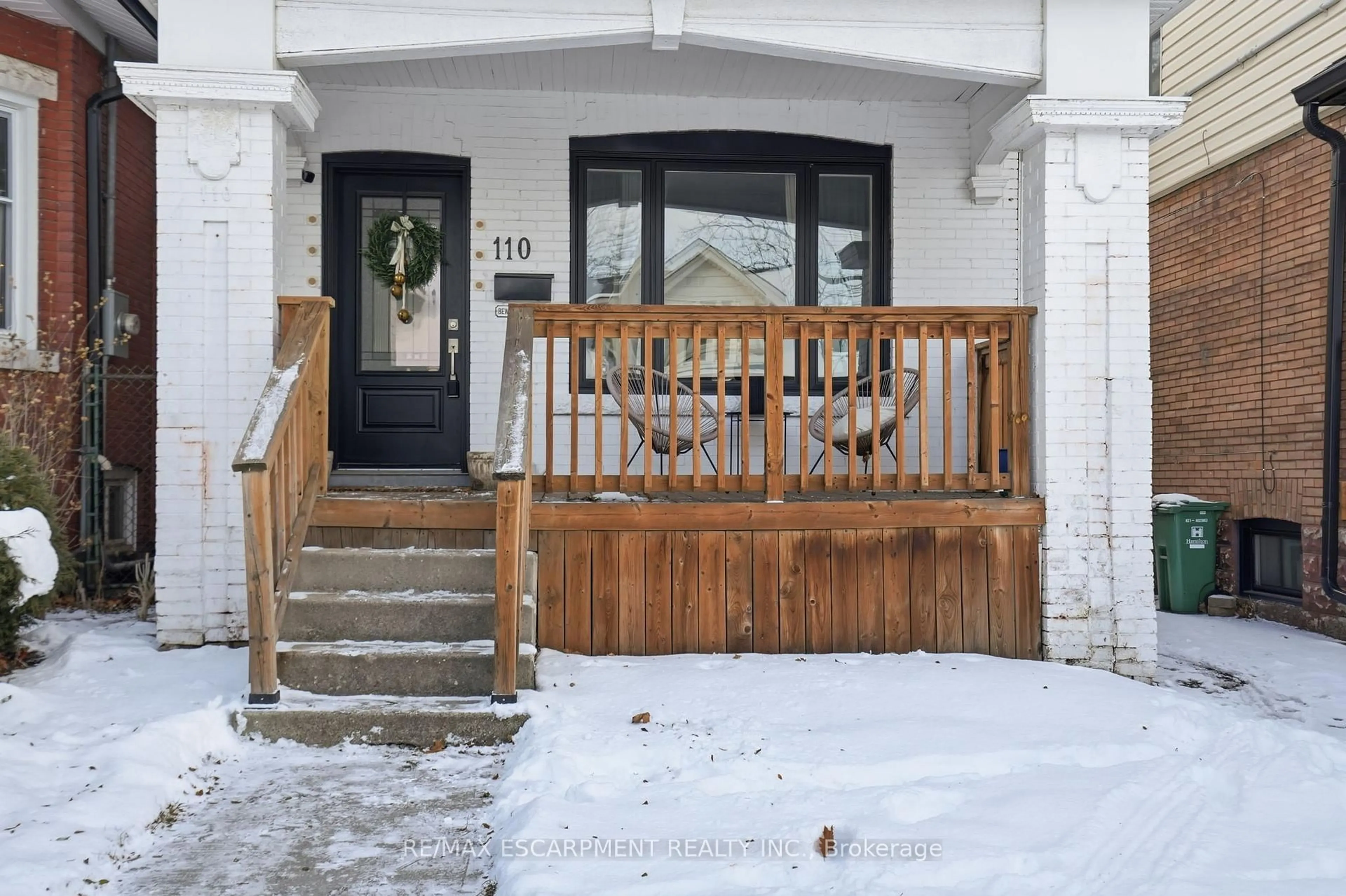 Indoor entryway for 110 Kensington Ave, Hamilton Ontario L8M 3H3