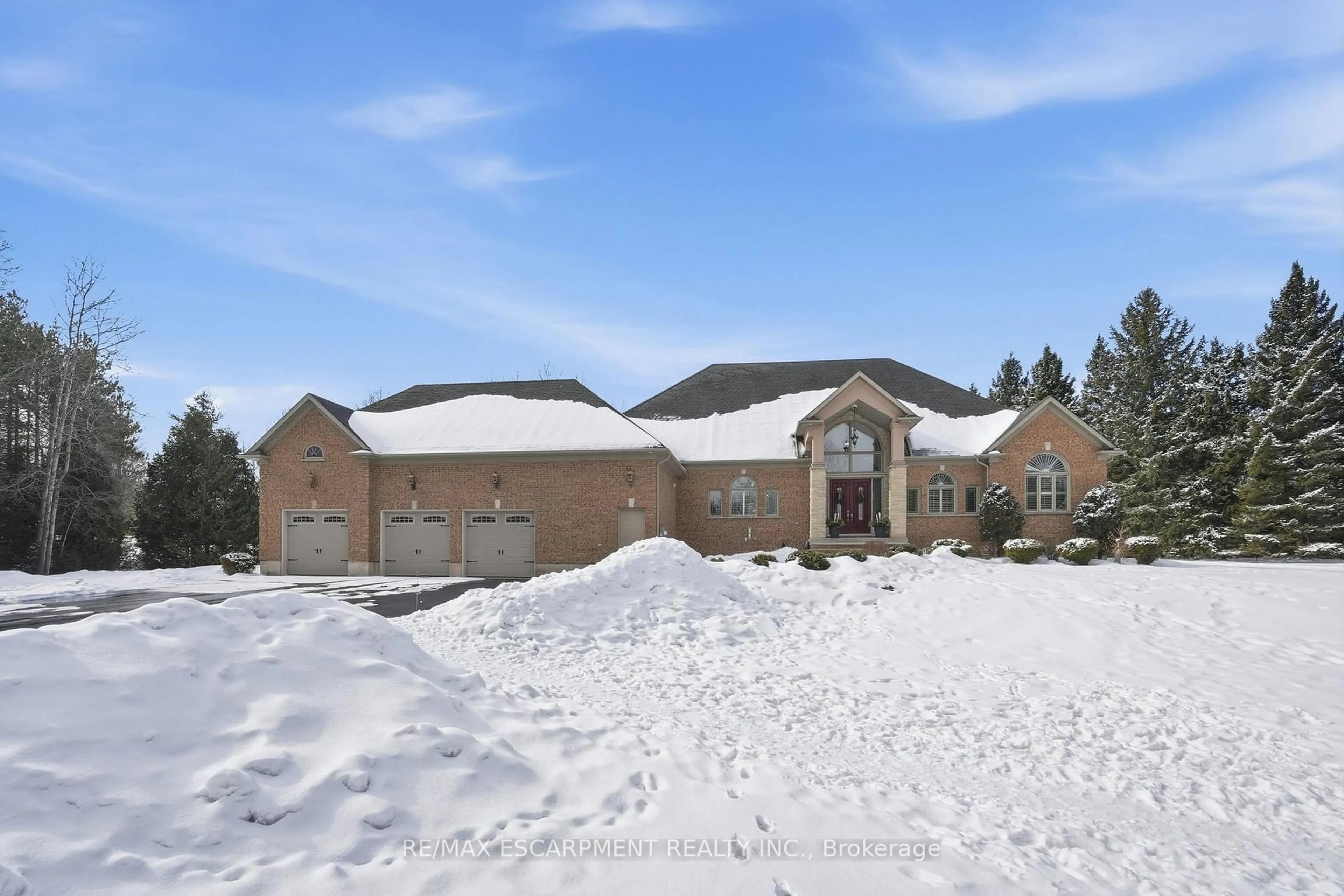 Home with brick exterior material, street for 4058 Maddaugh Rd, Puslinch Ontario N0B 2J0