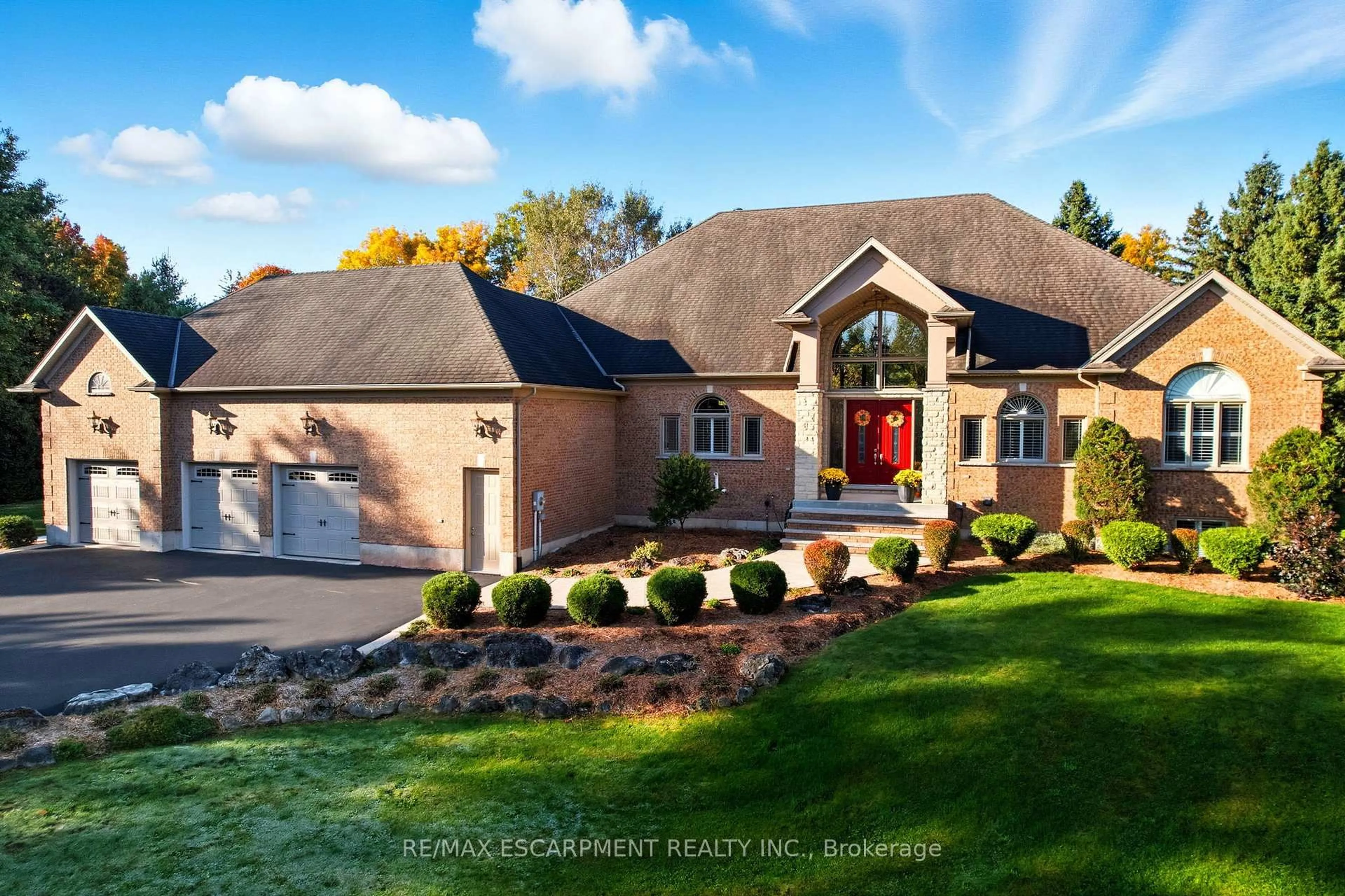 Home with brick exterior material, unknown for 4058 Maddaugh Rd, Puslinch Ontario N0B 2J0