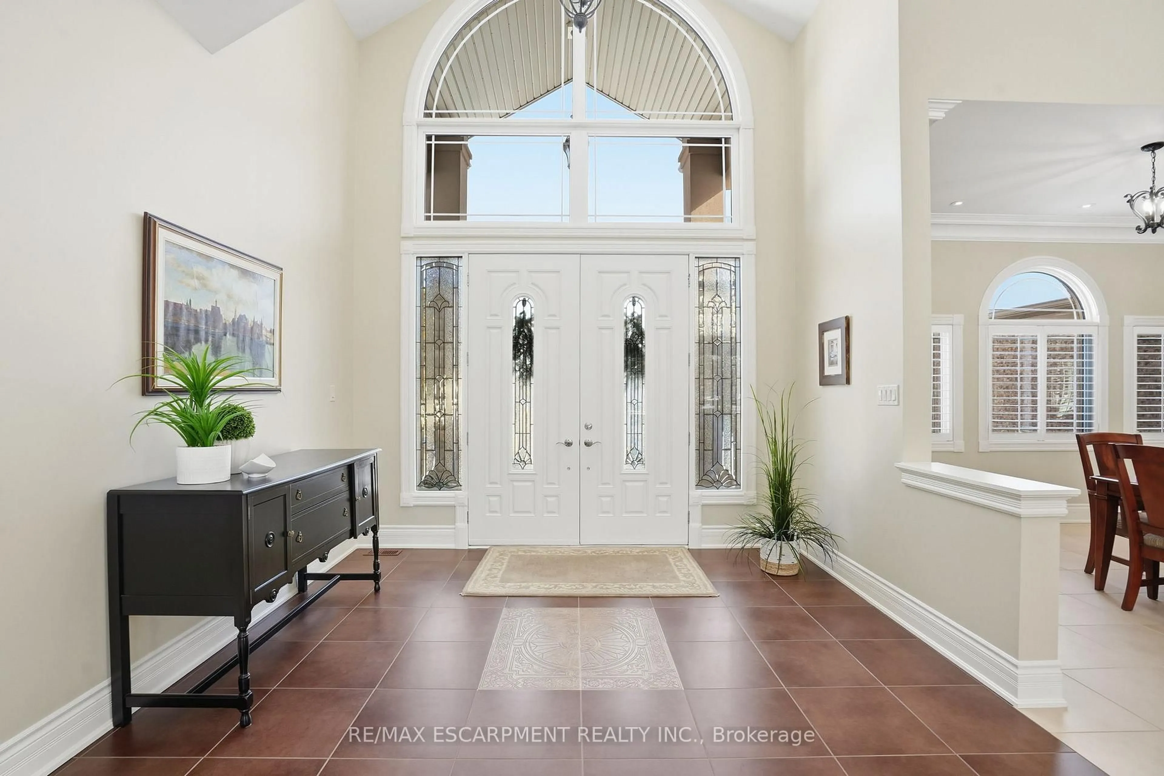Indoor entryway for 4058 Maddaugh Rd, Puslinch Ontario N0B 2J0