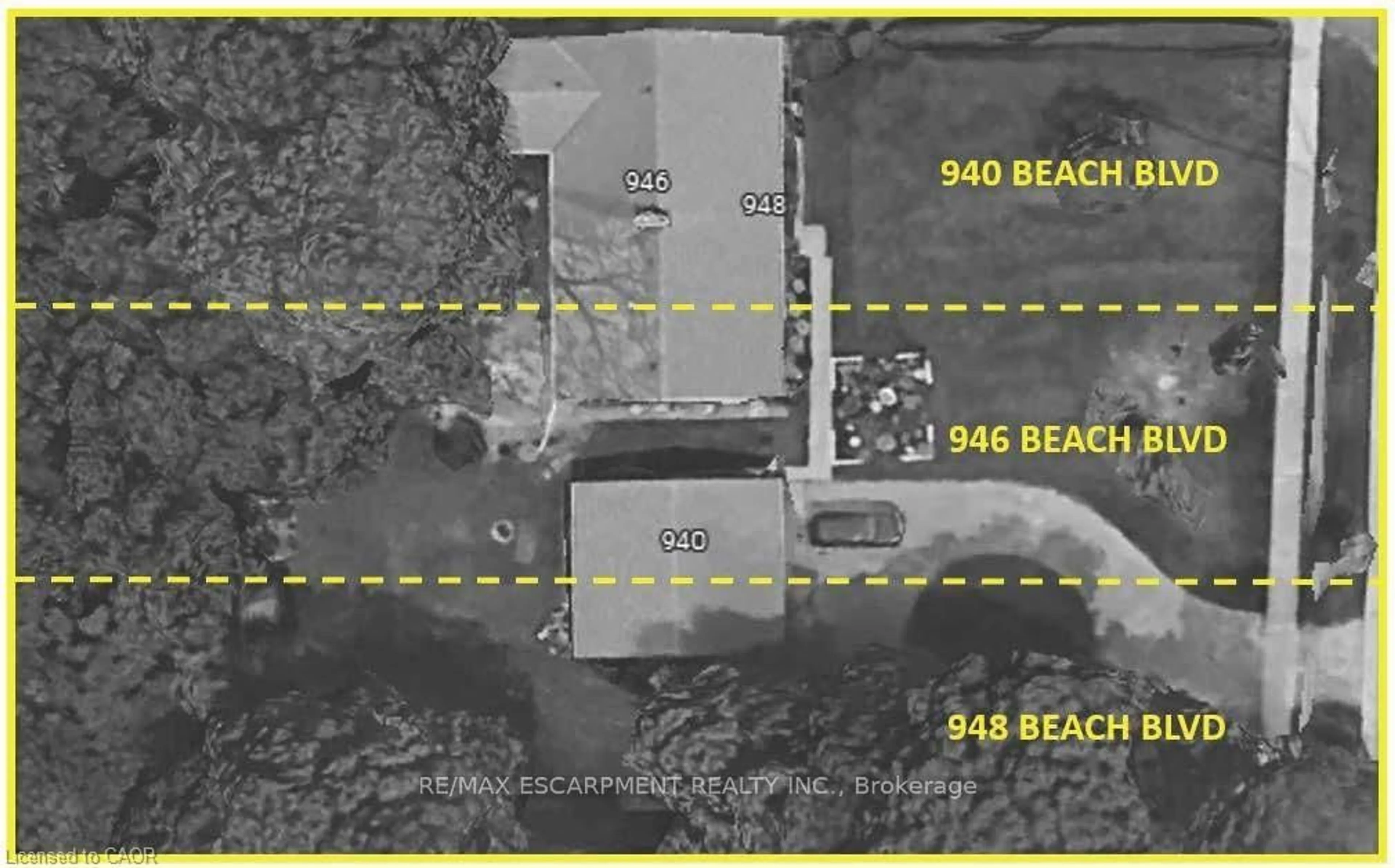 A pic from outside/outdoor area/front of a property/back of a property/a pic from drone, building for 940-946 Beach Blvd, Hamilton Ontario L8H 6Z4