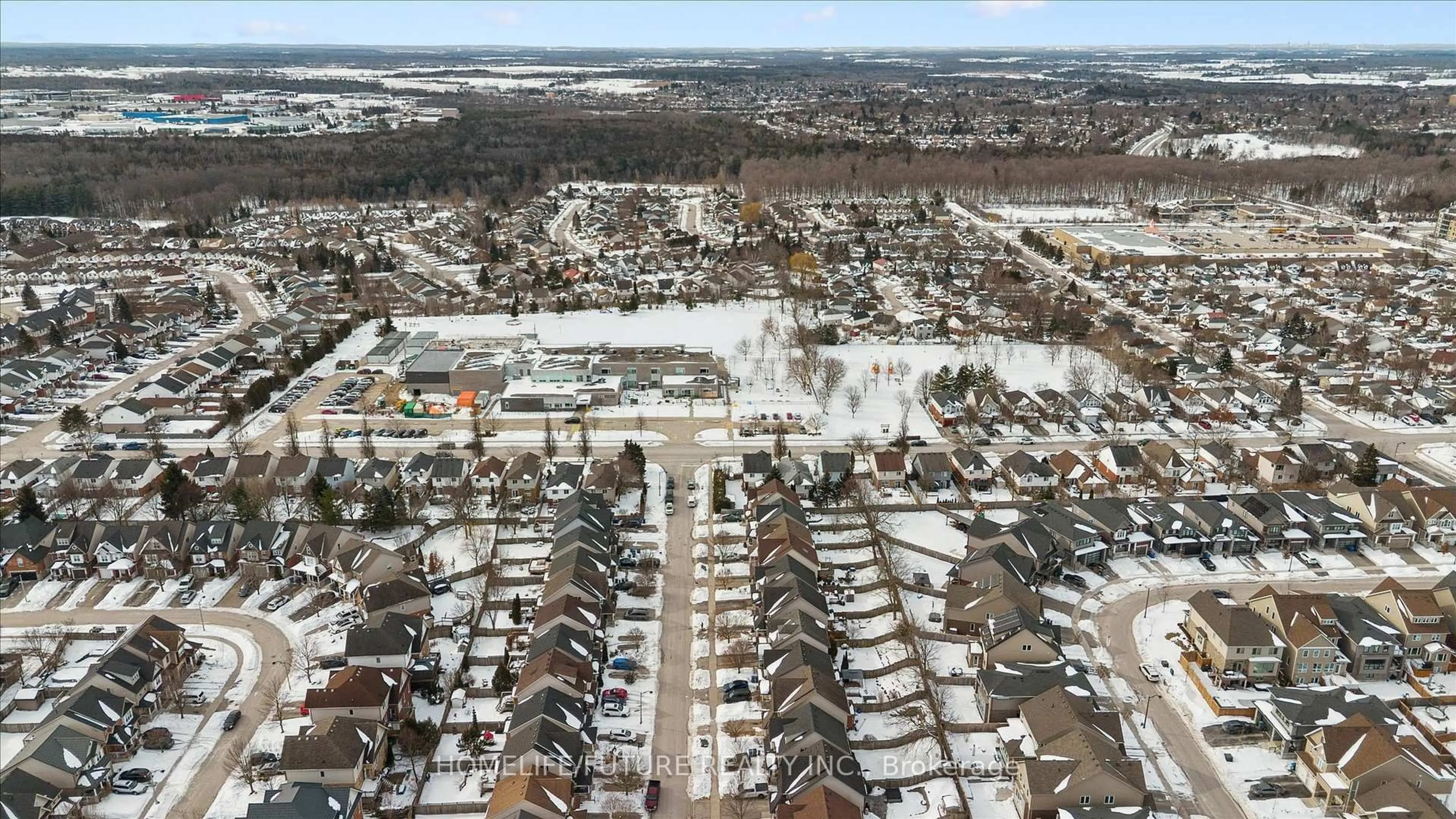 A pic from outside/outdoor area/front of a property/back of a property/a pic from drone, street for 22 DARNELL RD, Guelph Ontario N1G 5K3