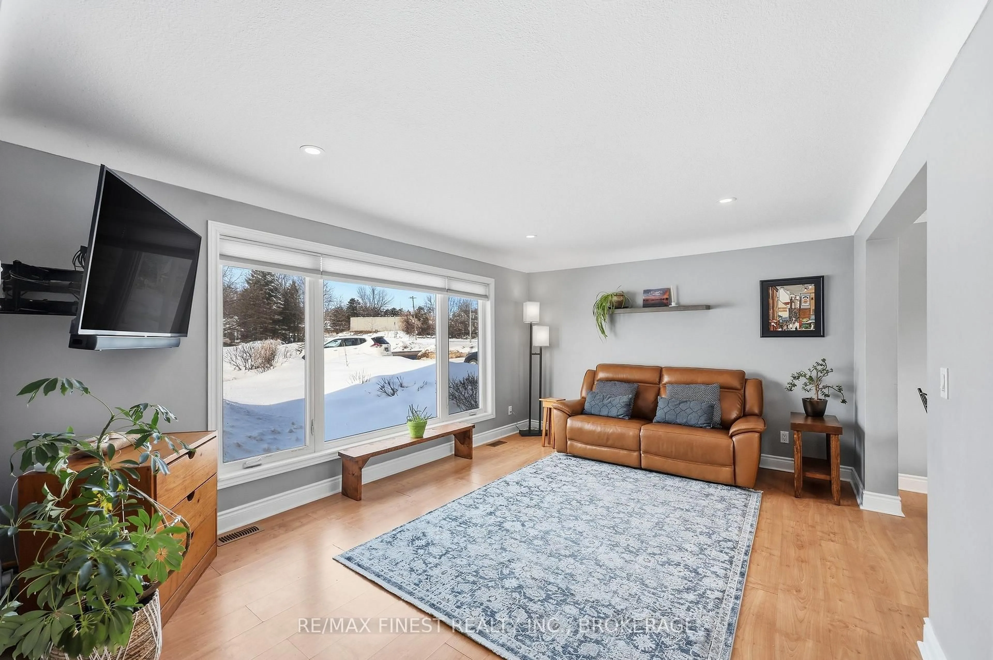 Living room with furniture, unknown for 1479 Montreal St, Kingston Ontario K7K 3L8