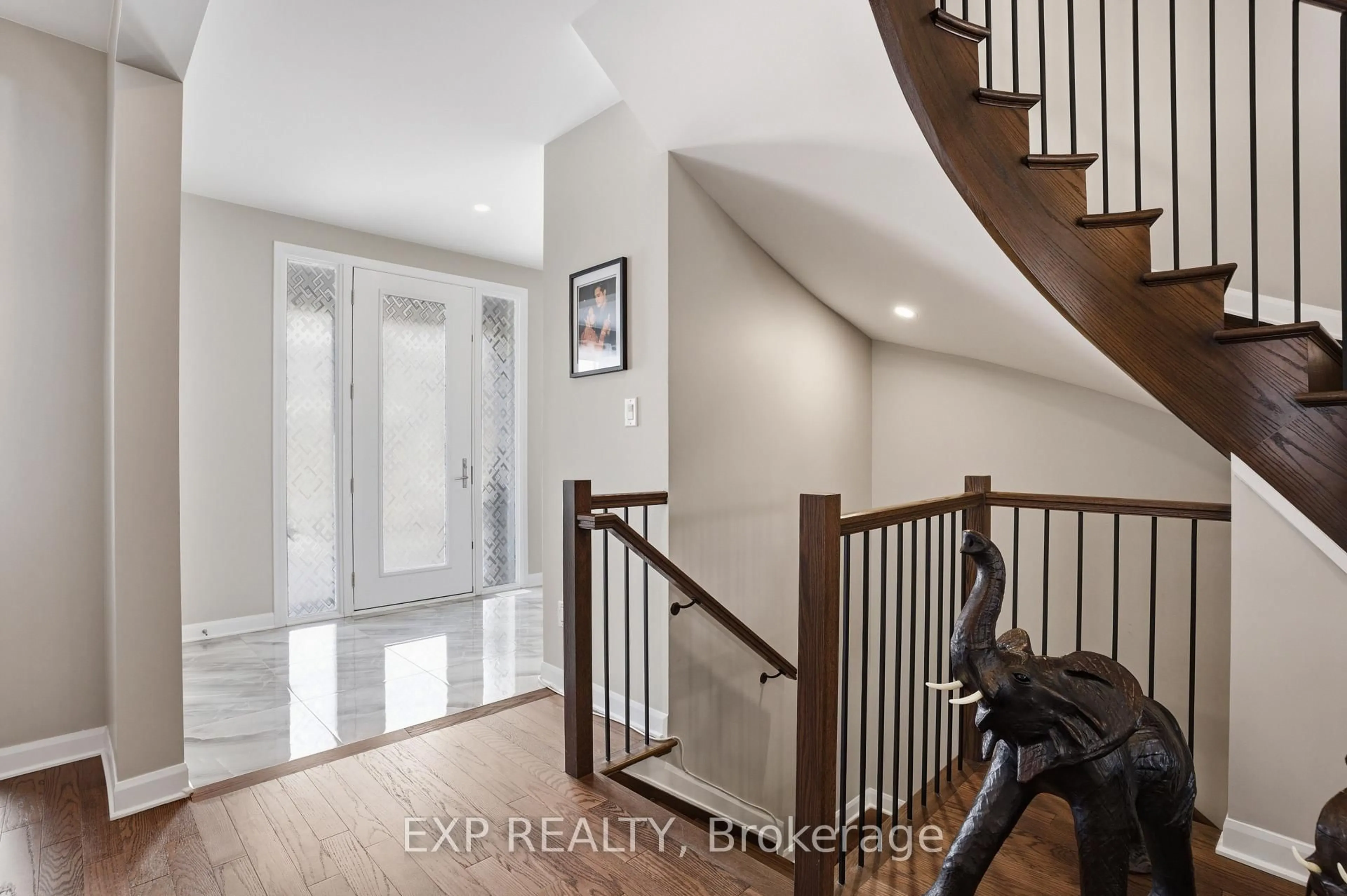 Indoor entryway for 760 Shoal St, Ottawa Ontario K4M 0X5