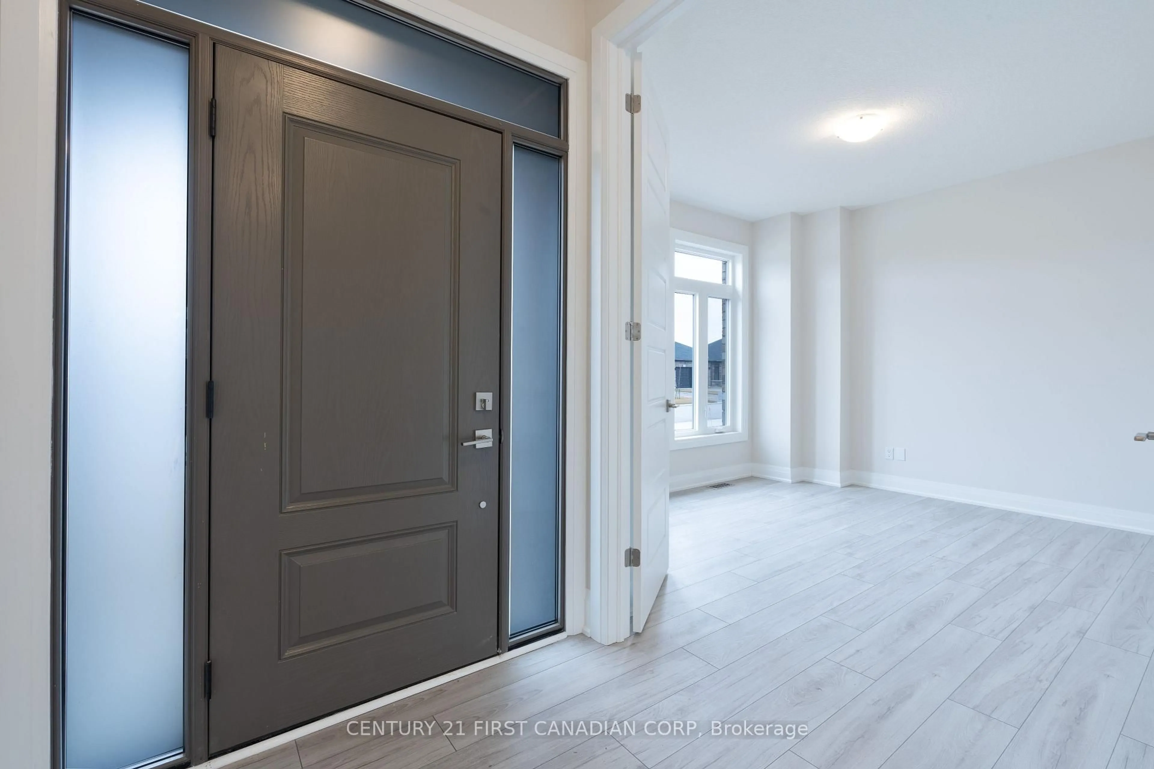 Indoor entryway for 241 LEITCH St, Dutton/Dunwich Ontario N0L 1J0