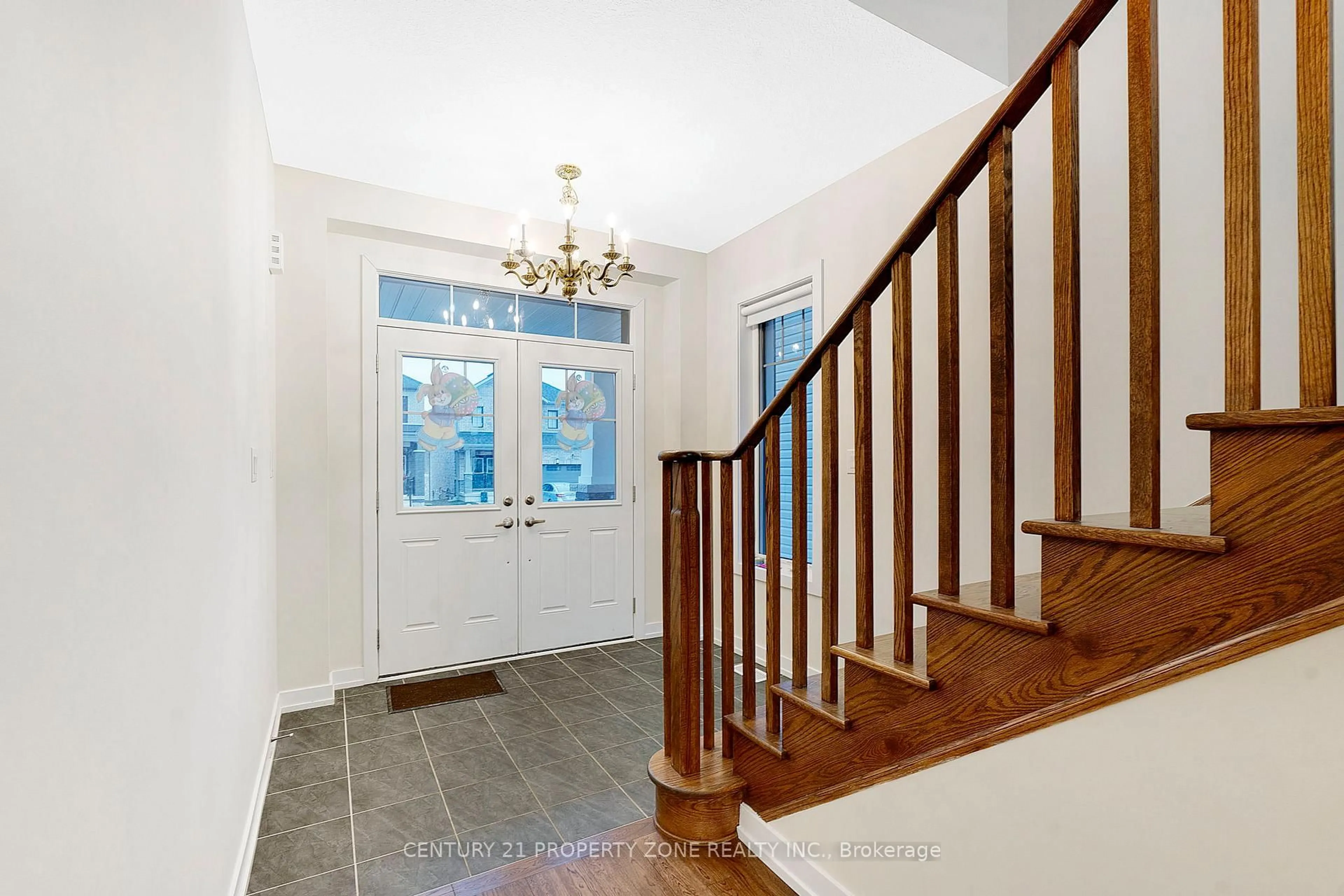 Indoor entryway for 78 Lilac Circ, Haldimand Ontario N3W 0H6