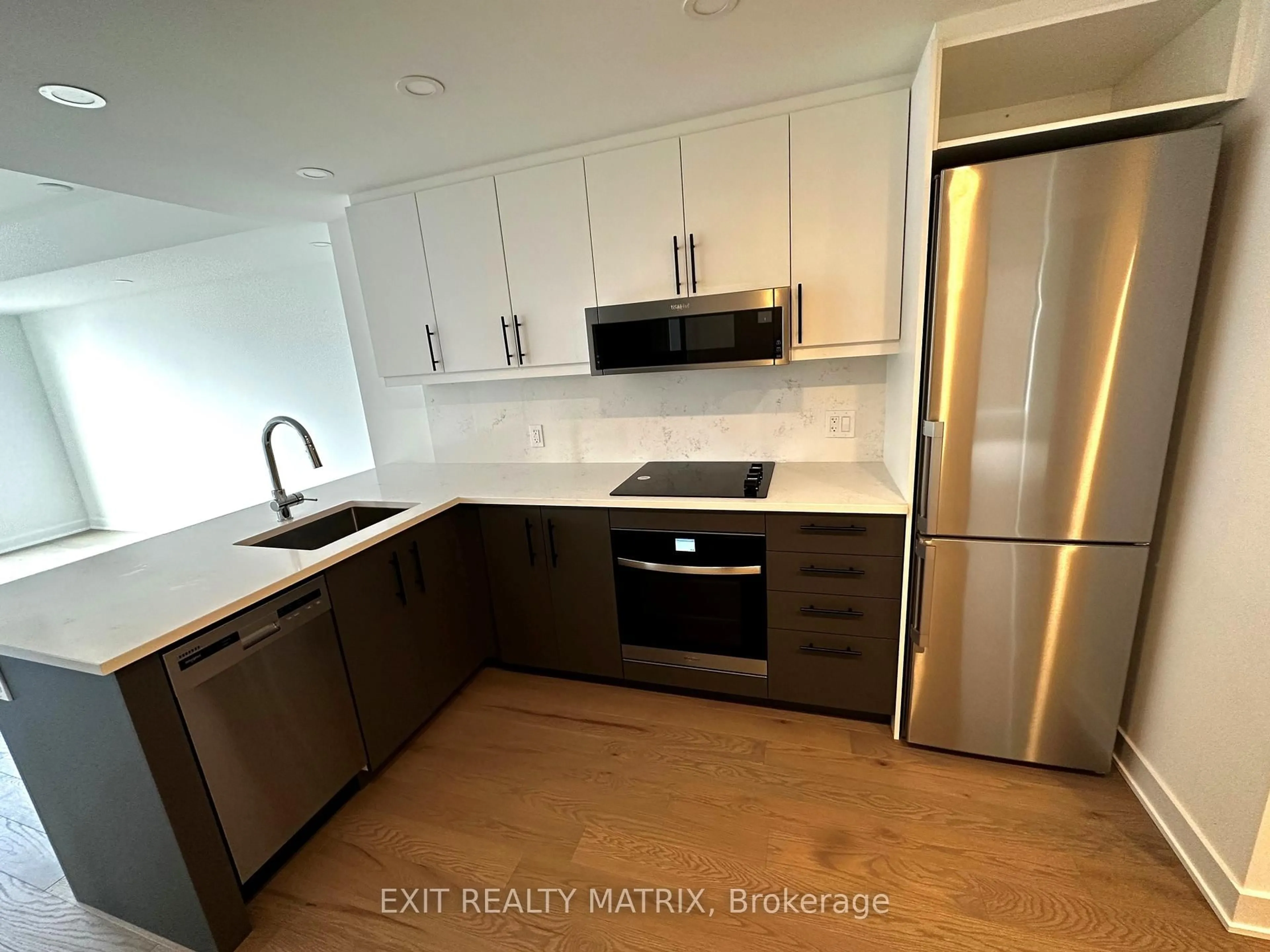 Standard kitchen, unknown for 340 Queen St #1101, Ottawa Ontario K1R 0G1