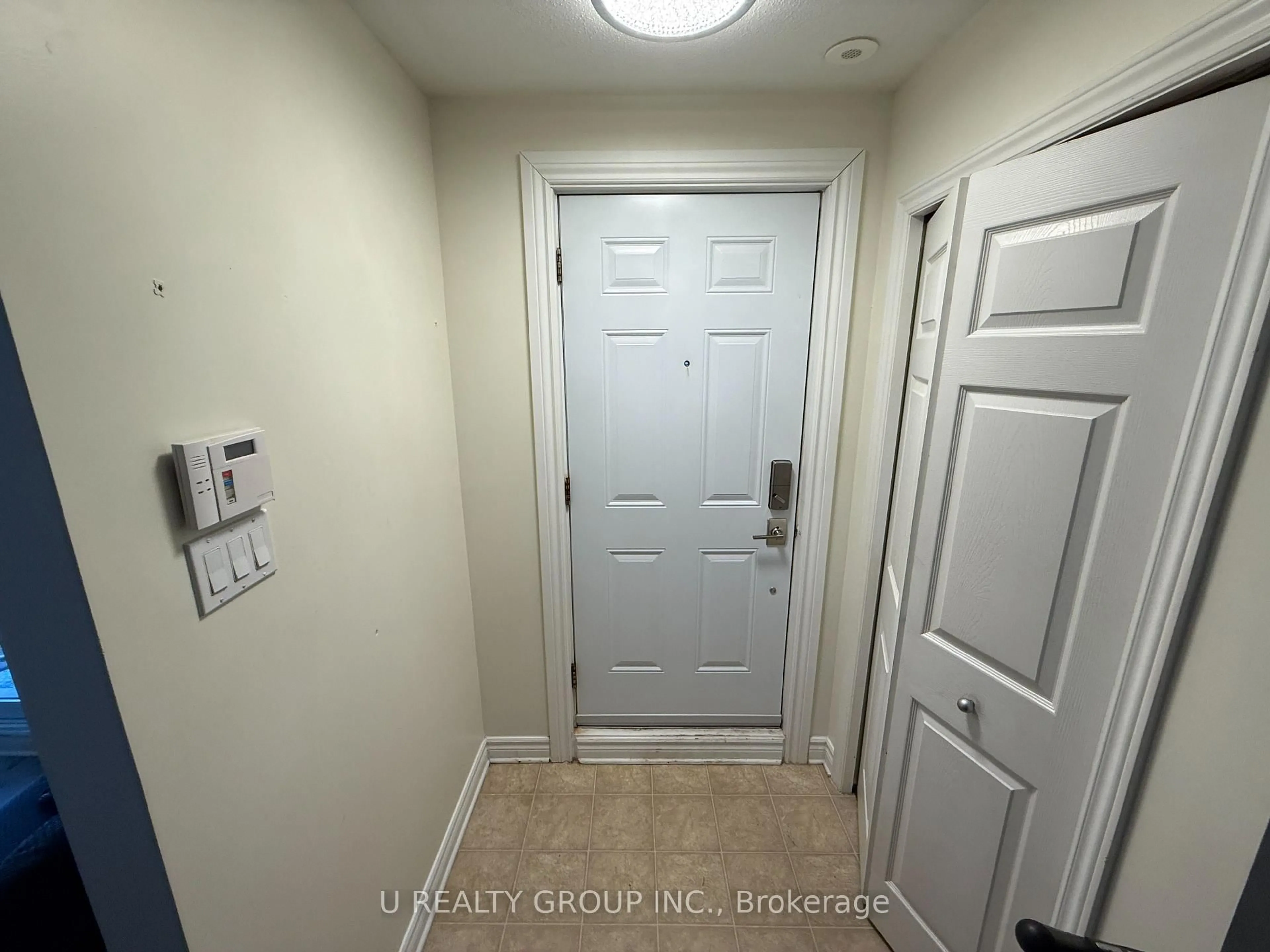 Indoor entryway for 175 Water Bridge Dr #4, Ottawa Ontario K2G 7G3