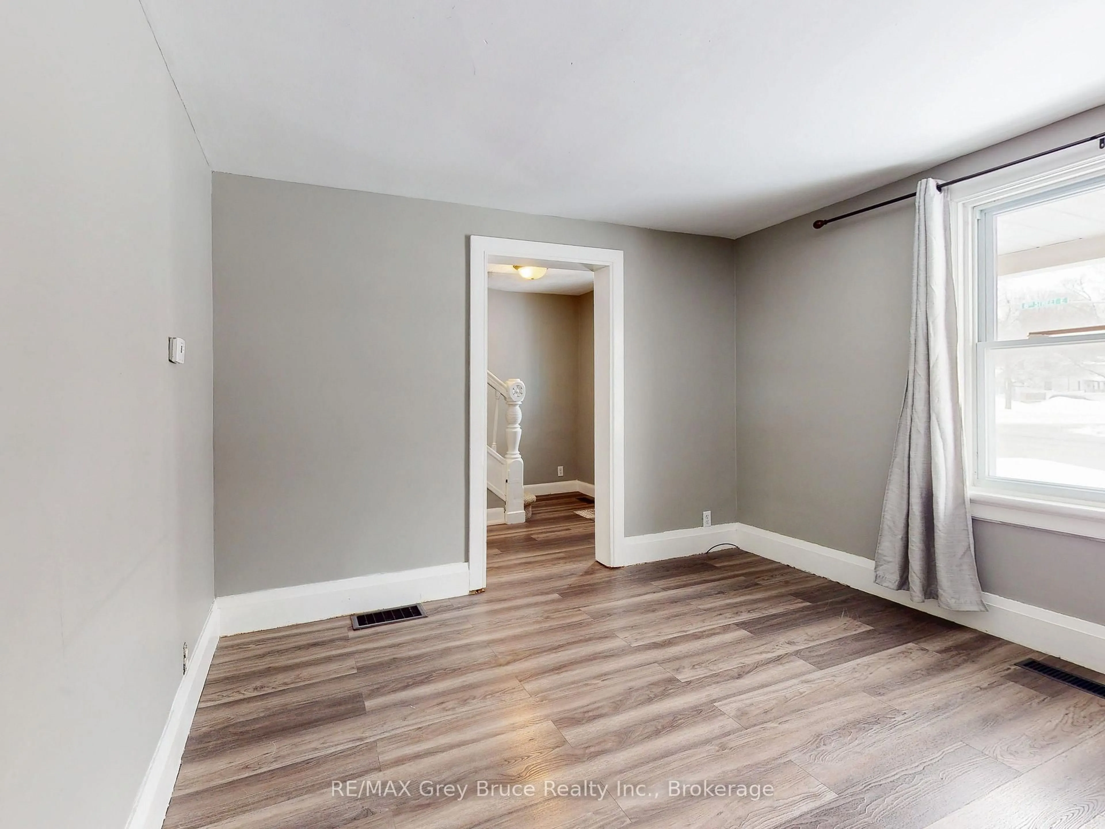 A pic of a room for 690 8th St, Owen Sound Ontario N4K 1L8