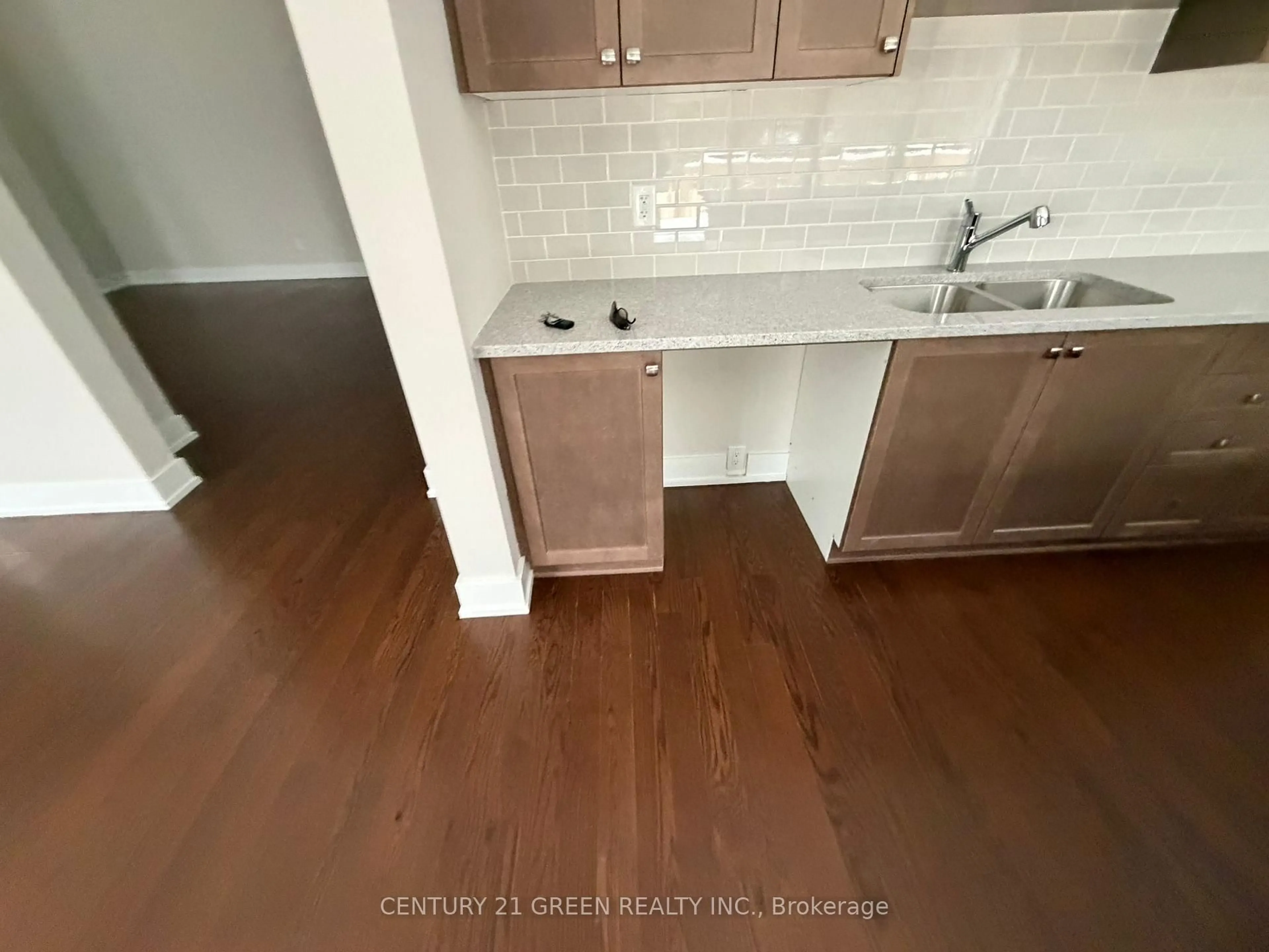 Standard kitchen, unknown for 123 Tonic Cres, Ottawa Ontario K2K 1X7