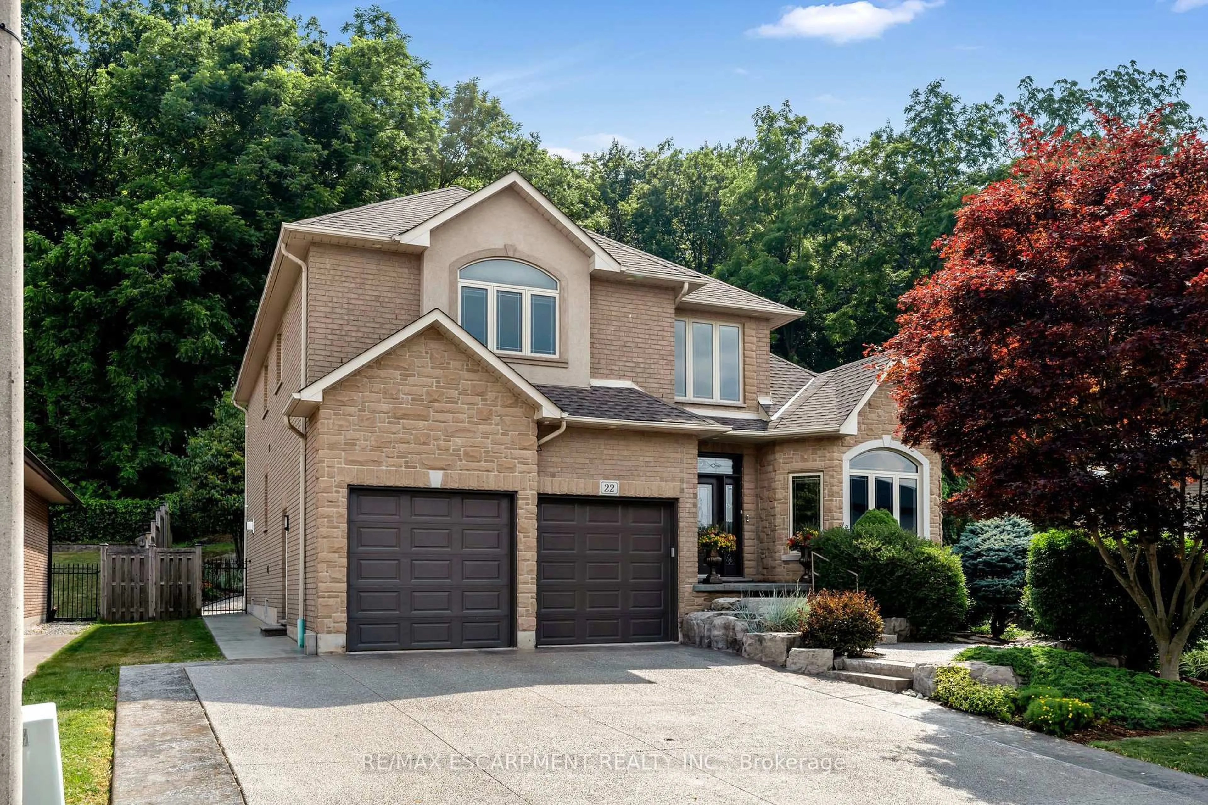 Home with brick exterior material, street for 22 Shadeland Cres, Hamilton Ontario L8G 4Y1