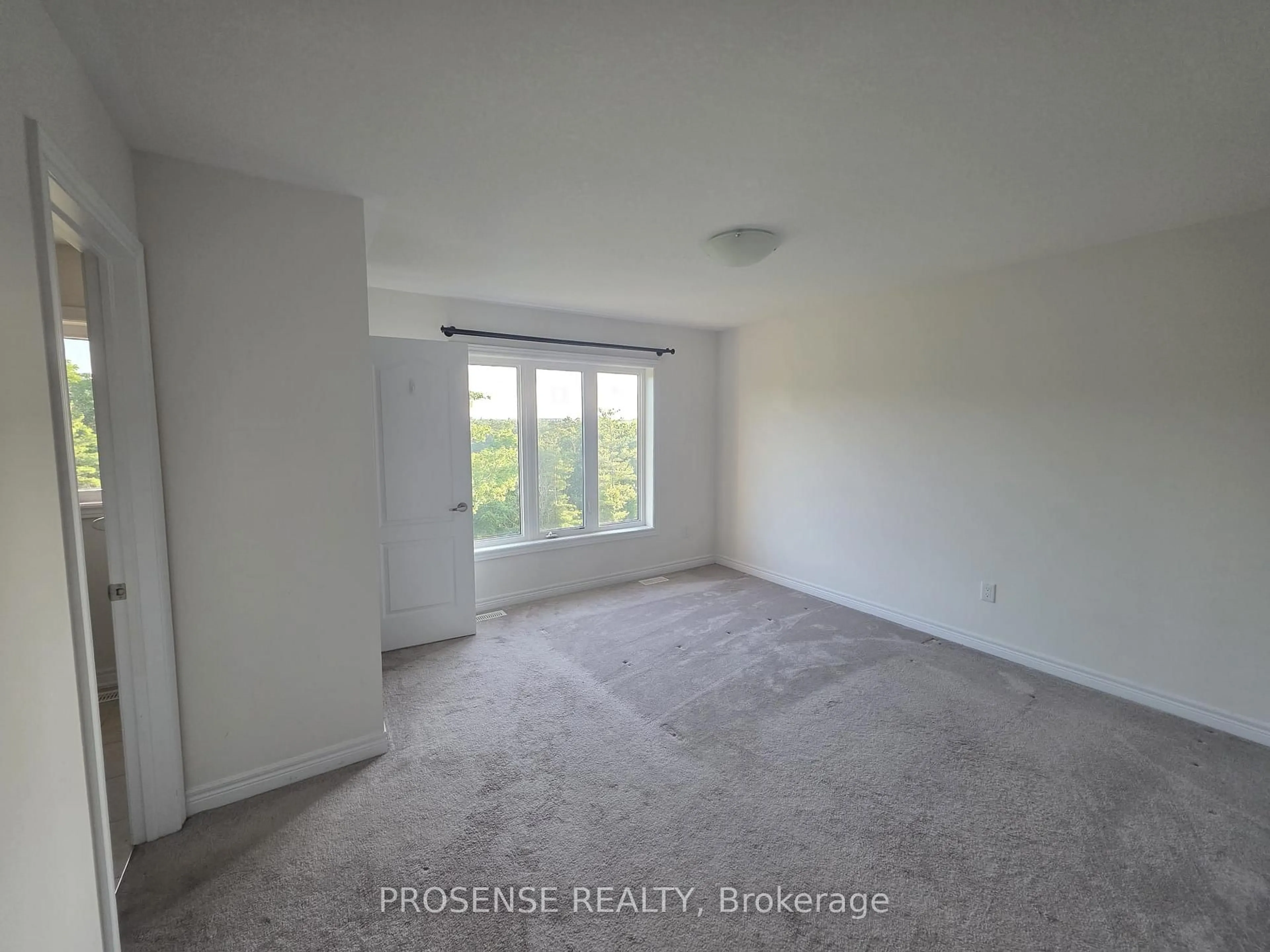 A pic of a room for 740 Linden Dr #9, Cambridge Ontario N3H 0E3