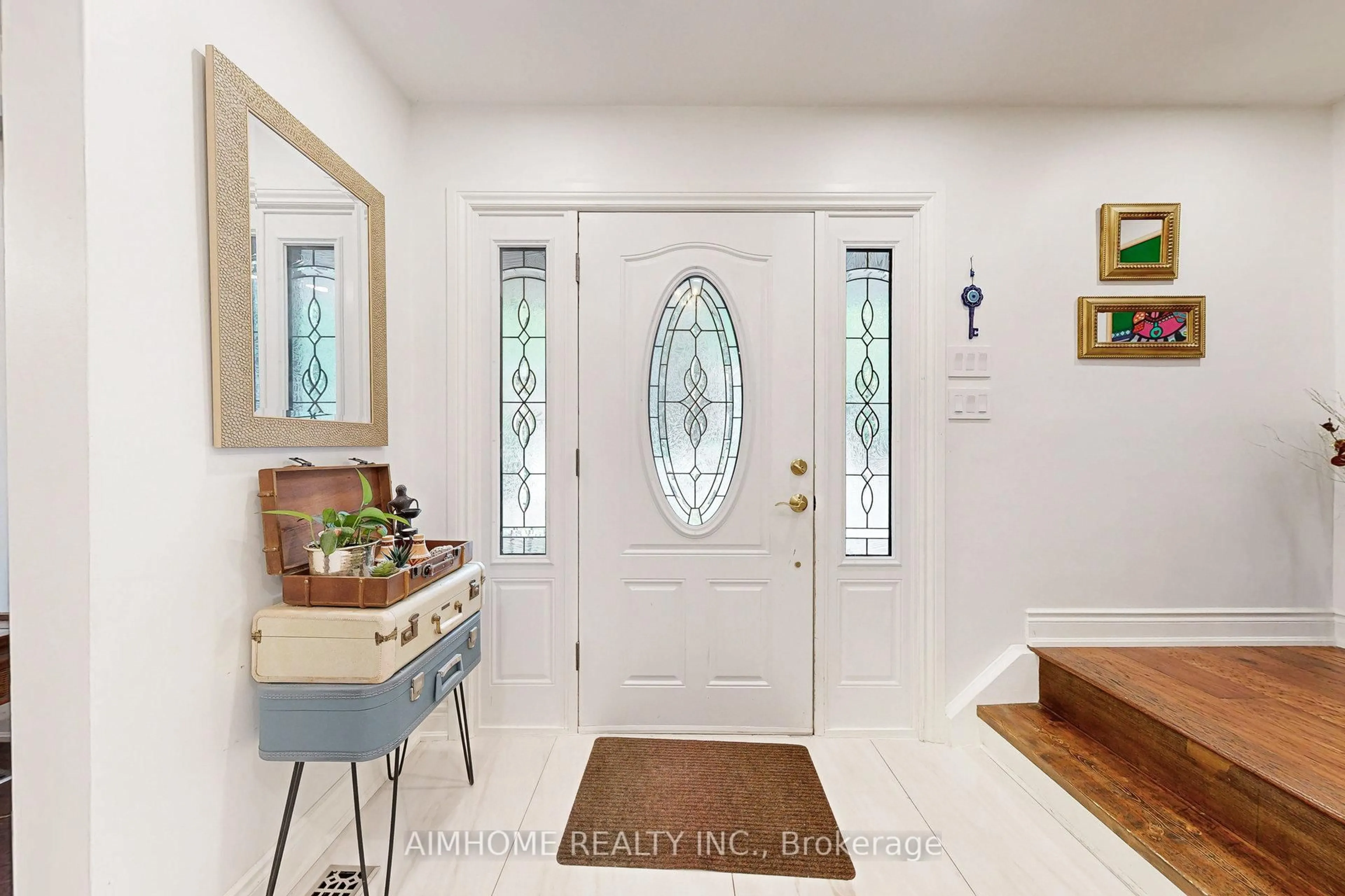 Indoor entryway for 23 Hildegard Dr, Hamilton Ontario L8K 5S1