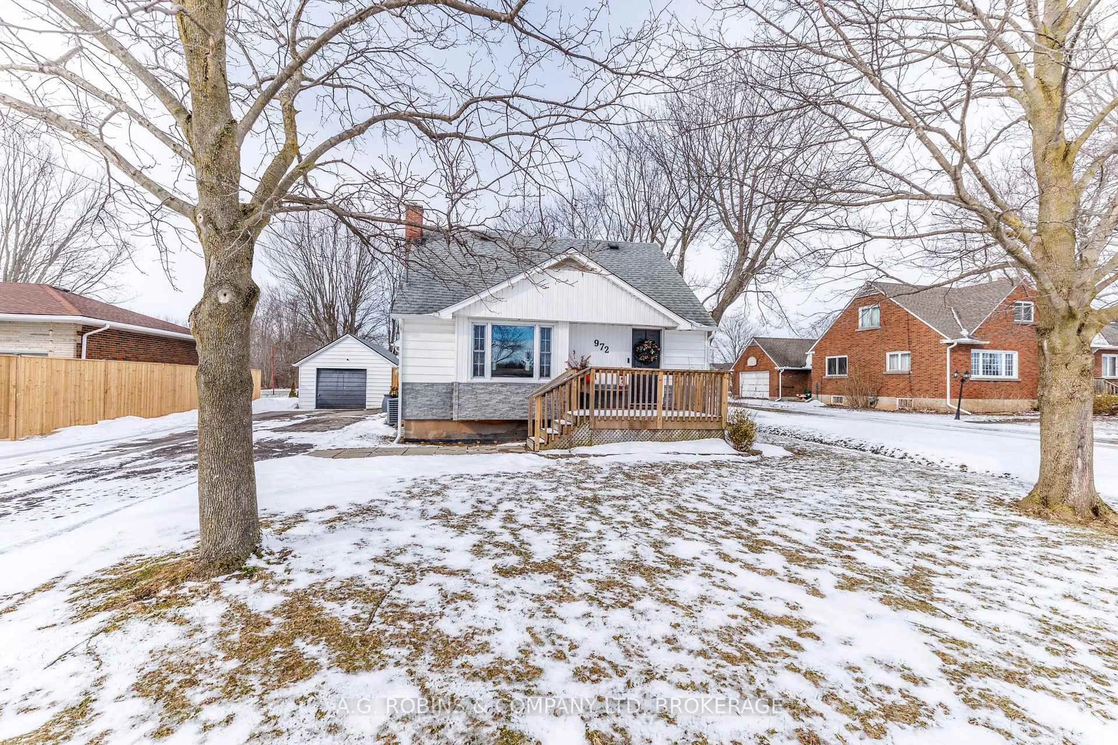 A pic from outside/outdoor area/front of a property/back of a property/a pic from drone, street for 972 Silver Bay Rd, Port Colborne Ontario L3K 5V3