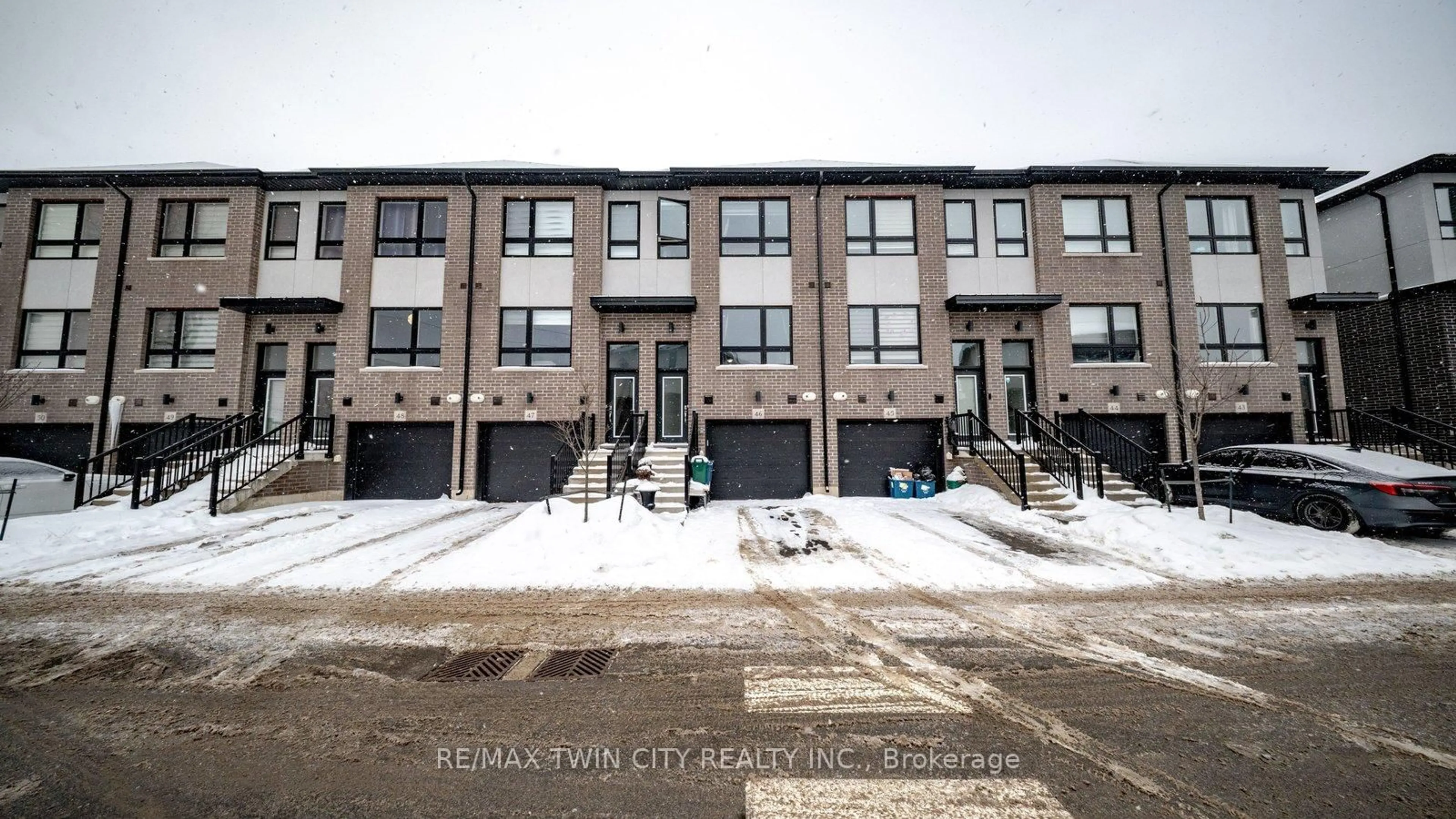 A pic from outside/outdoor area/front of a property/back of a property/a pic from drone, street for 720 Grey St #46, Brantford Ontario N3S 0K2