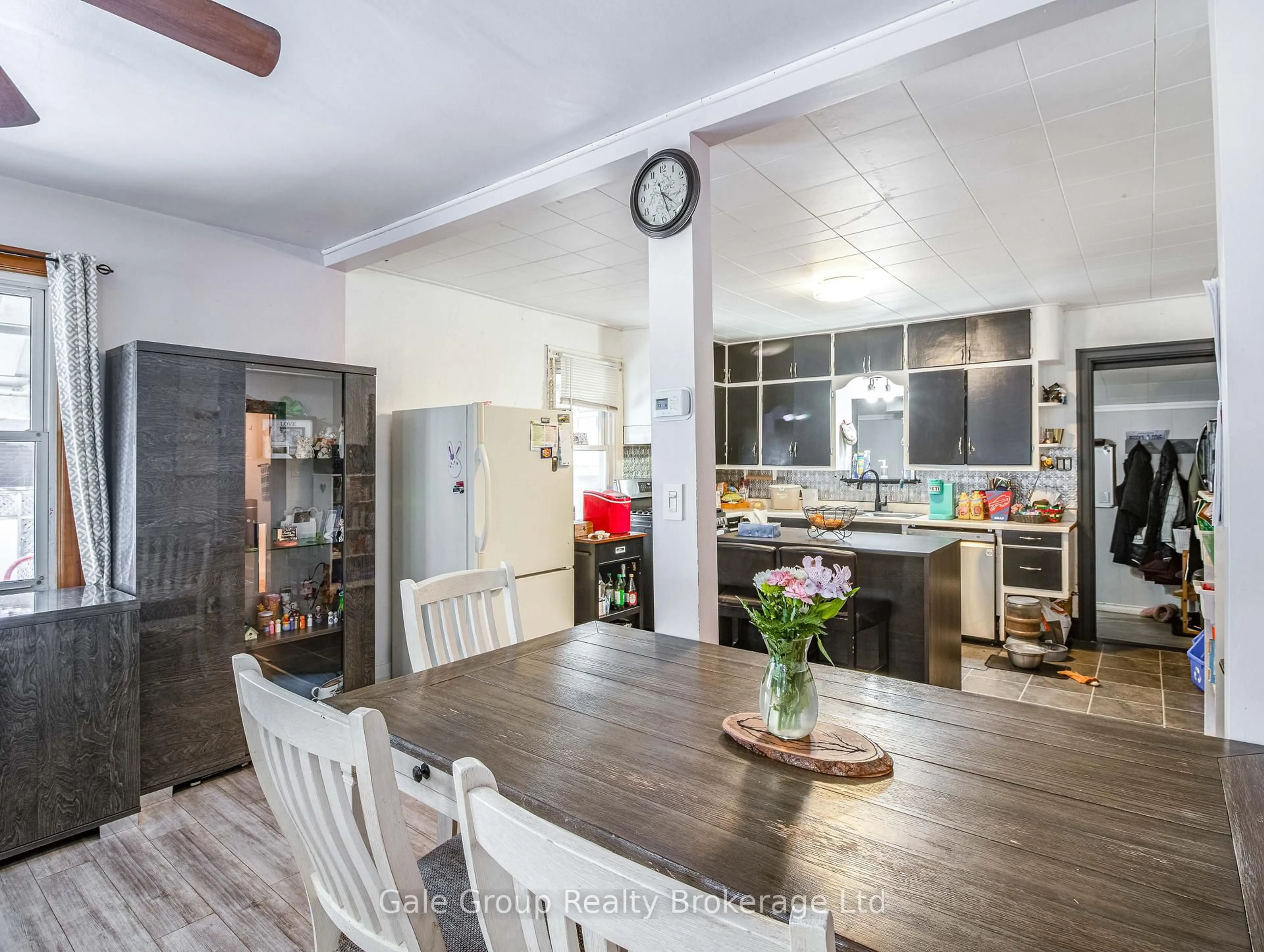 Open concept kitchen, unknown for 839 Dufferin St, Woodstock Ontario N4S 1Y8