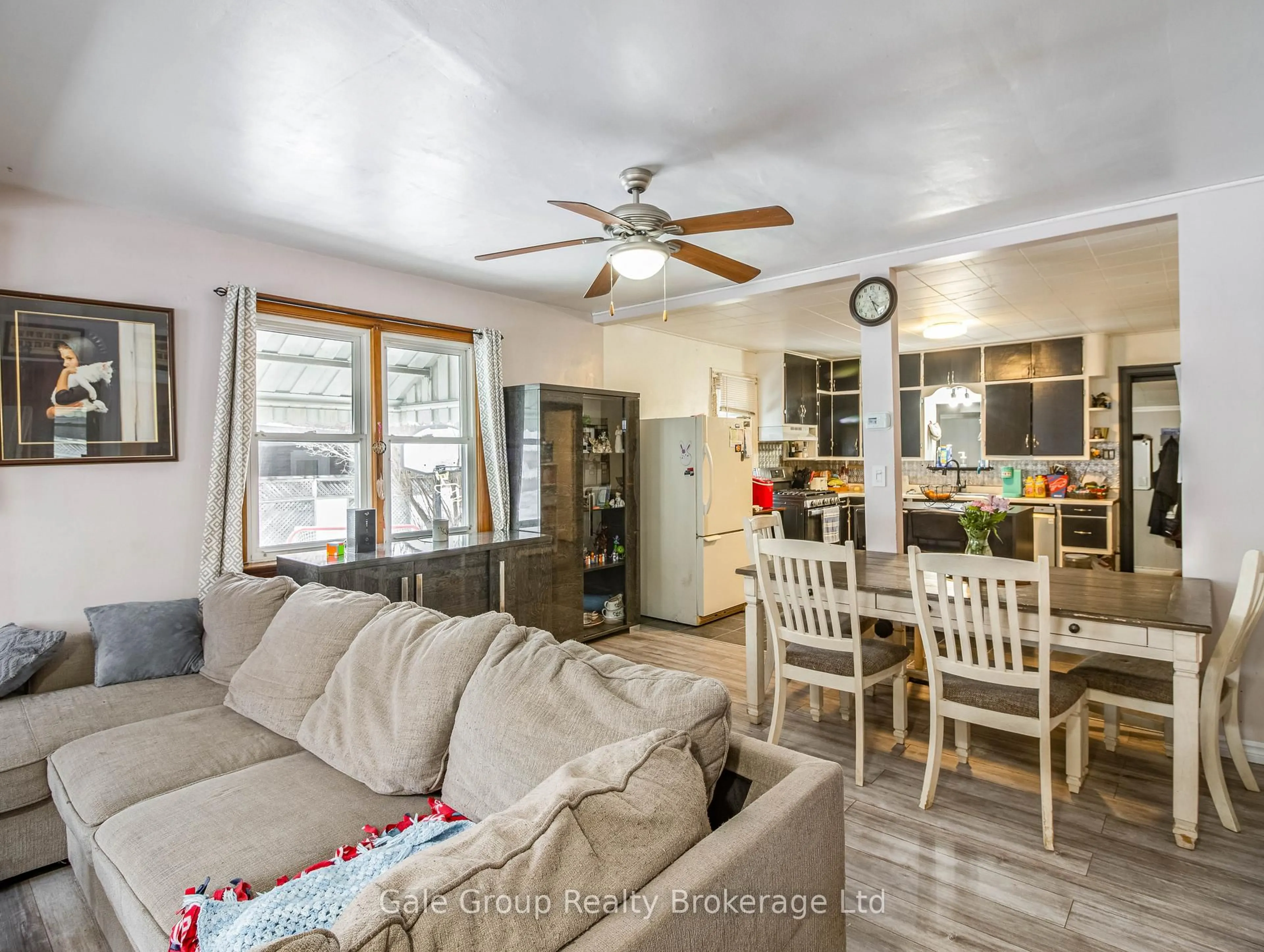 Open concept kitchen, unknown for 839 Dufferin St, Woodstock Ontario N4S 1Y8