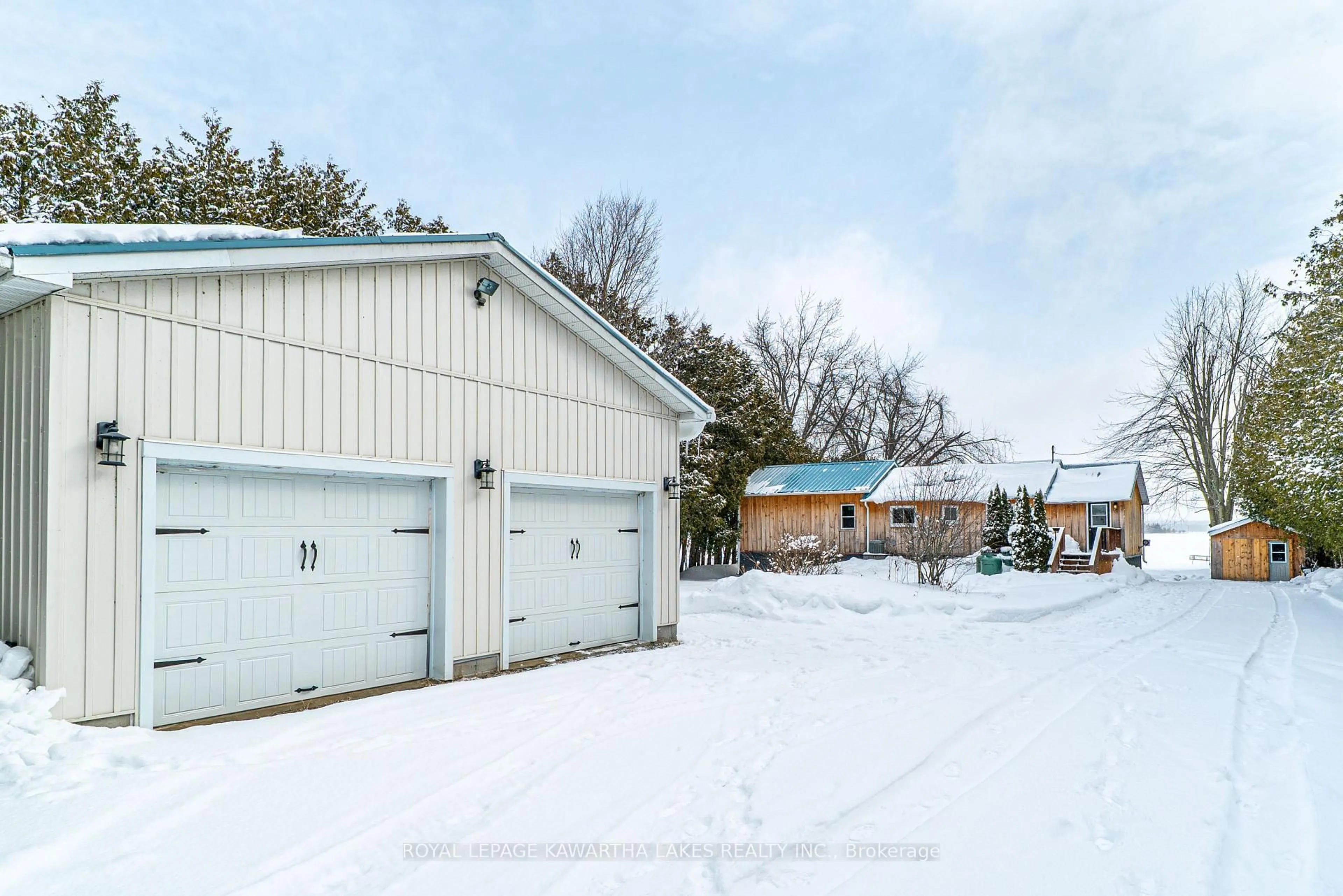Indoor garage for 130 Crawford Rd, Kawartha Lakes Ontario L0K 1B0