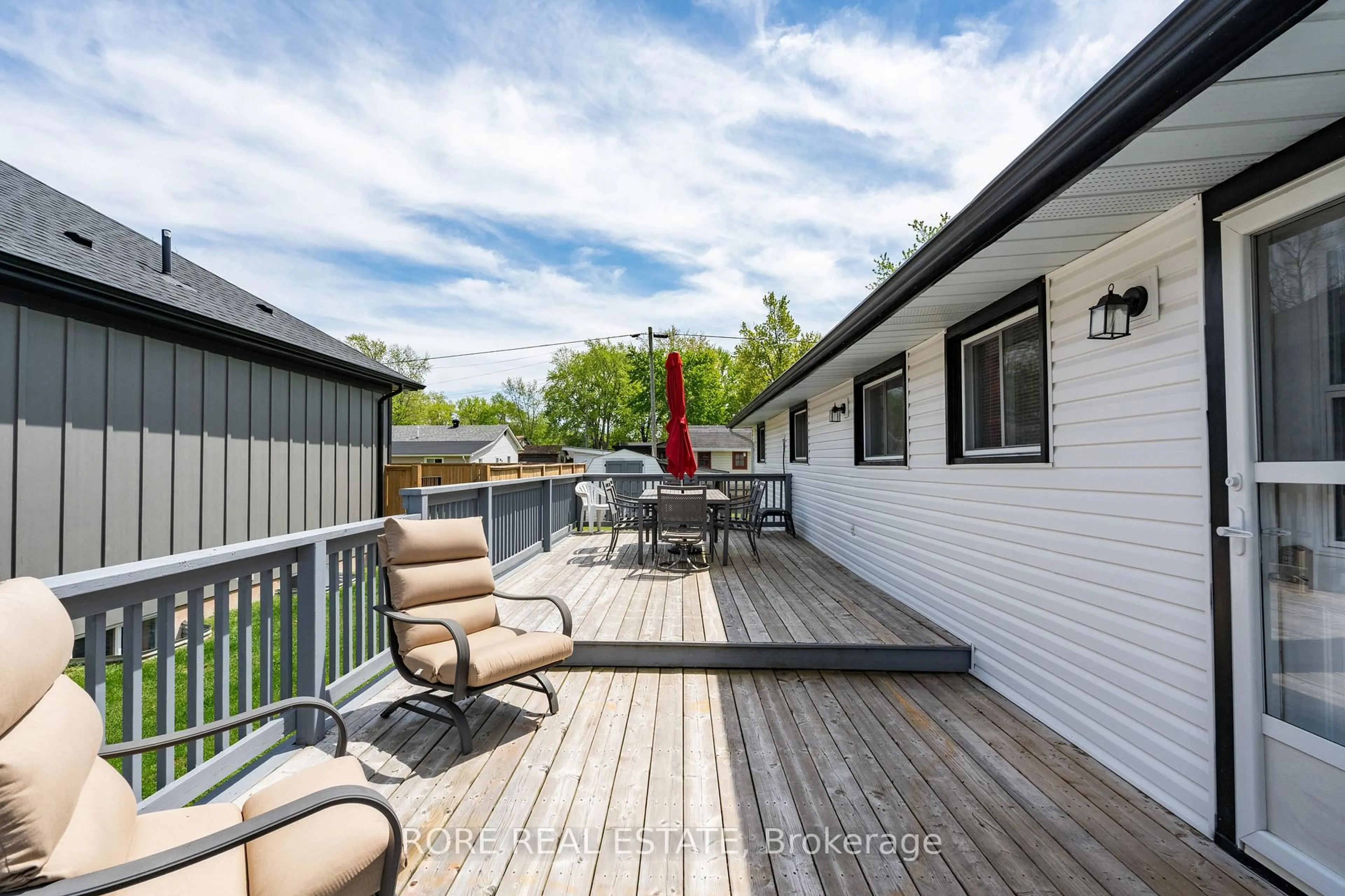 Patio, unknown for 128 Cook Ave, Fort Erie Ontario L0S 1N0