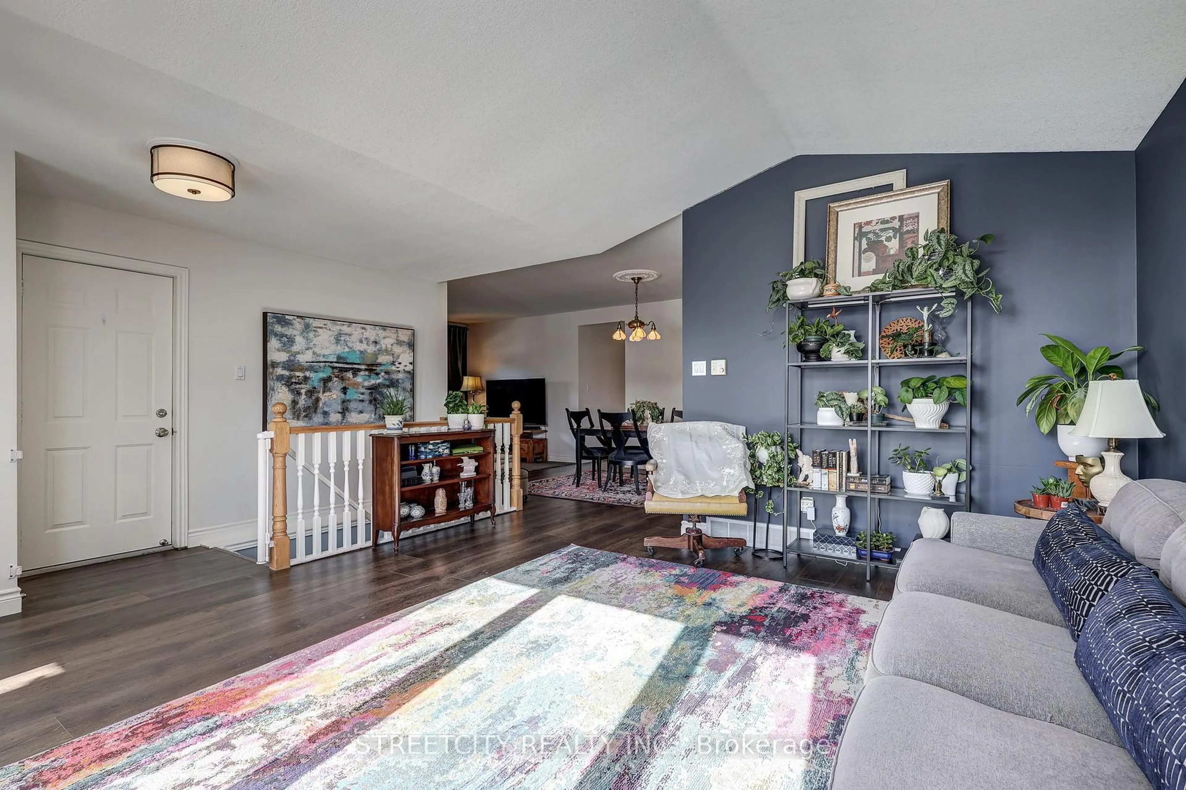 Living room with furniture, unknown for 44 Rosethorn Crt, St. Thomas Ontario N5R 6C9