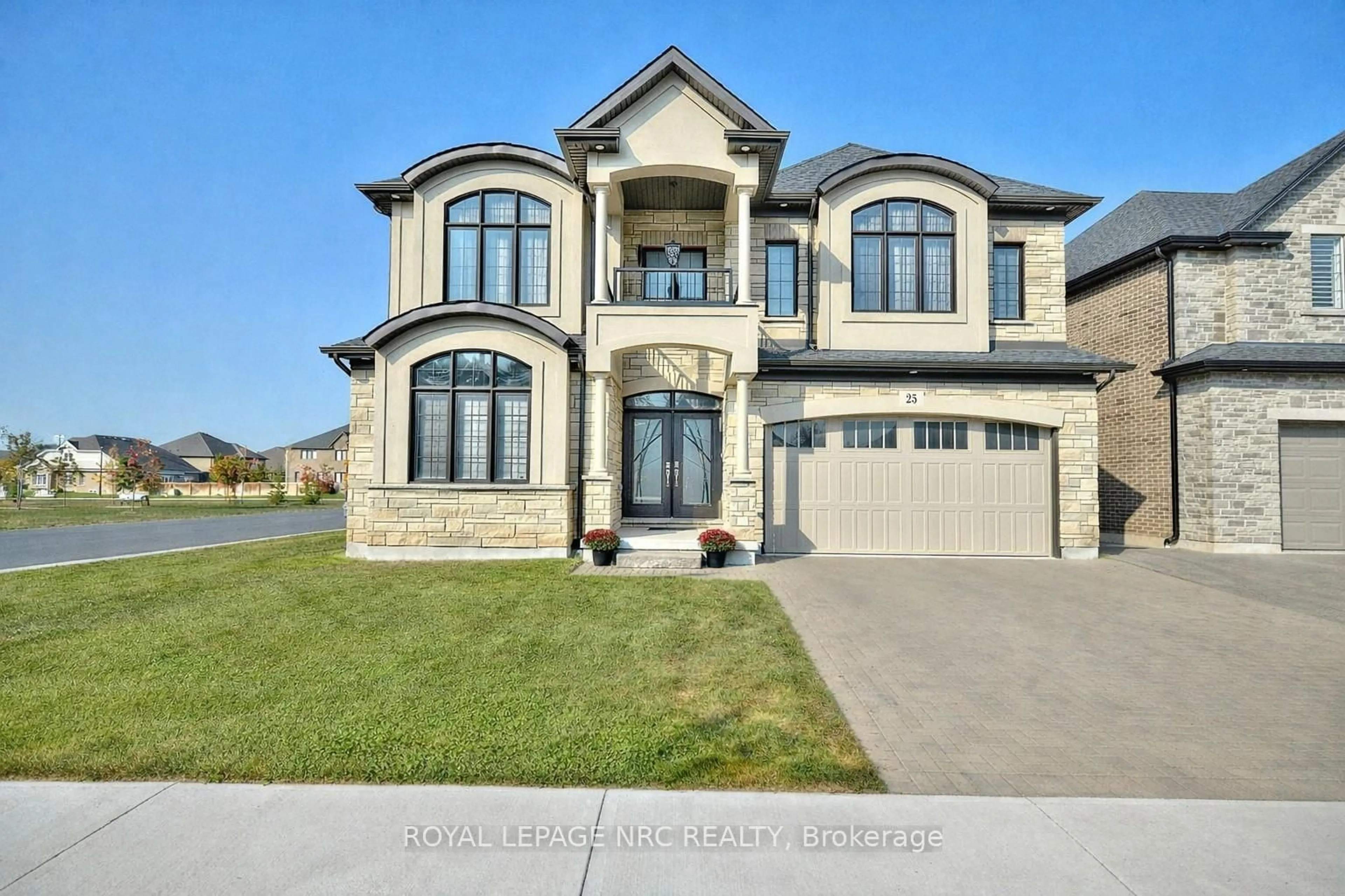 Home with brick exterior material, street for 25 Philmori Blvd, Pelham Ontario L0S 1E5