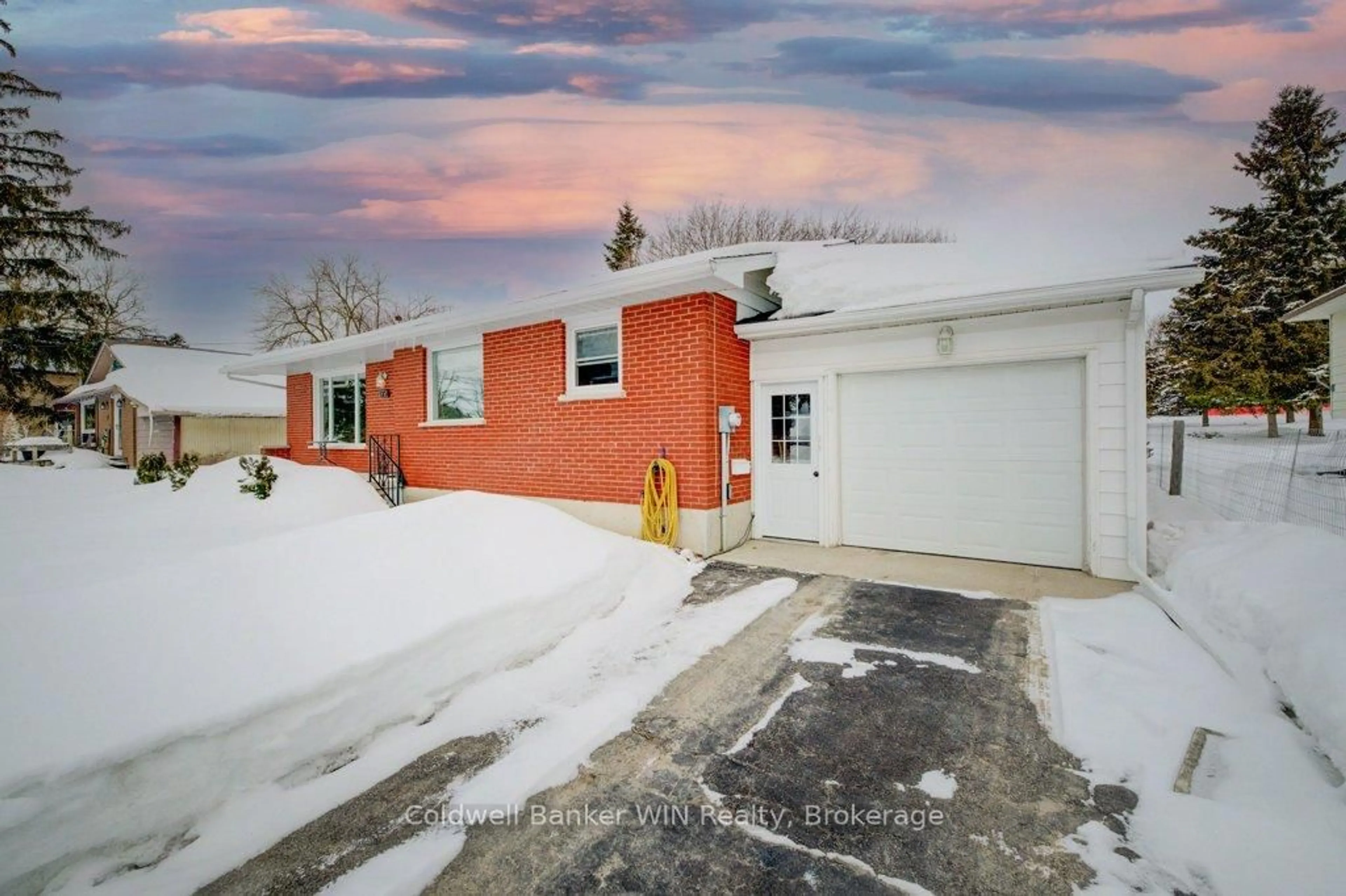 Unknown for 185 Miller St, Wellington North Ontario N0G 2L3