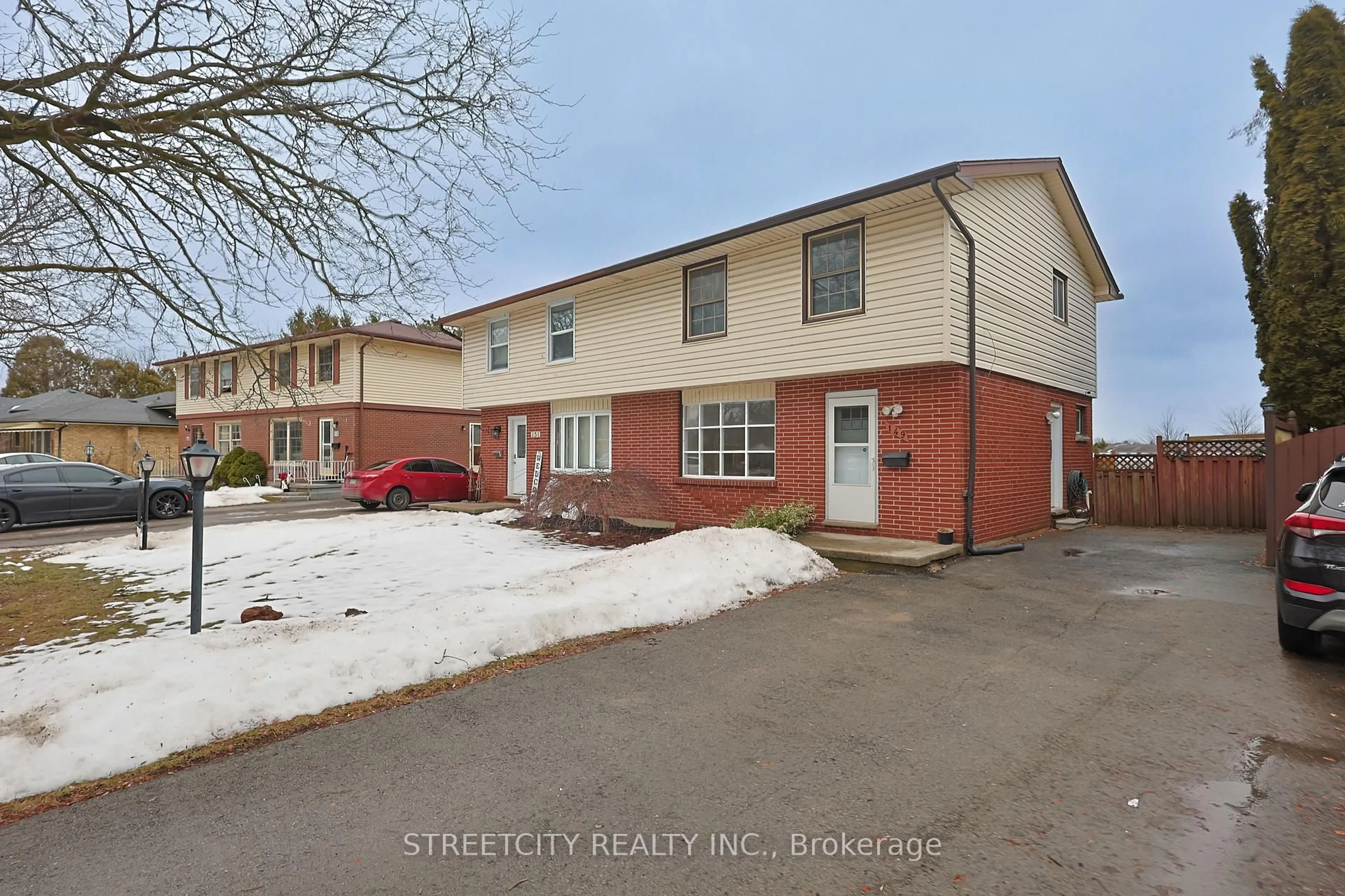 A pic from outside/outdoor area/front of a property/back of a property/a pic from drone, street for 149 Banbury Rd, London South Ontario N5Z 4G5