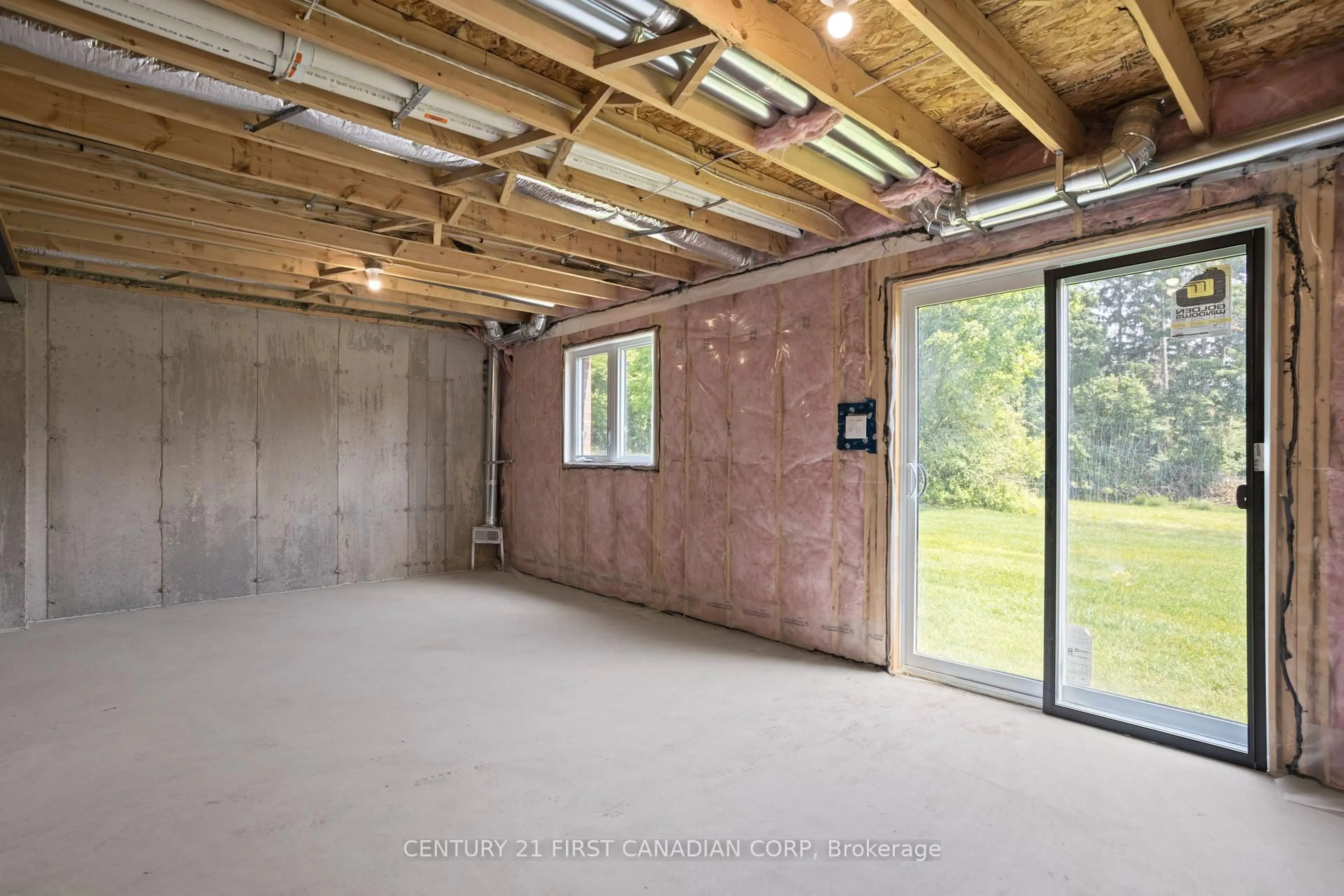 Indoor garage for 6893 HEATHWOODS Ave, London South Ontario N6P 1H3