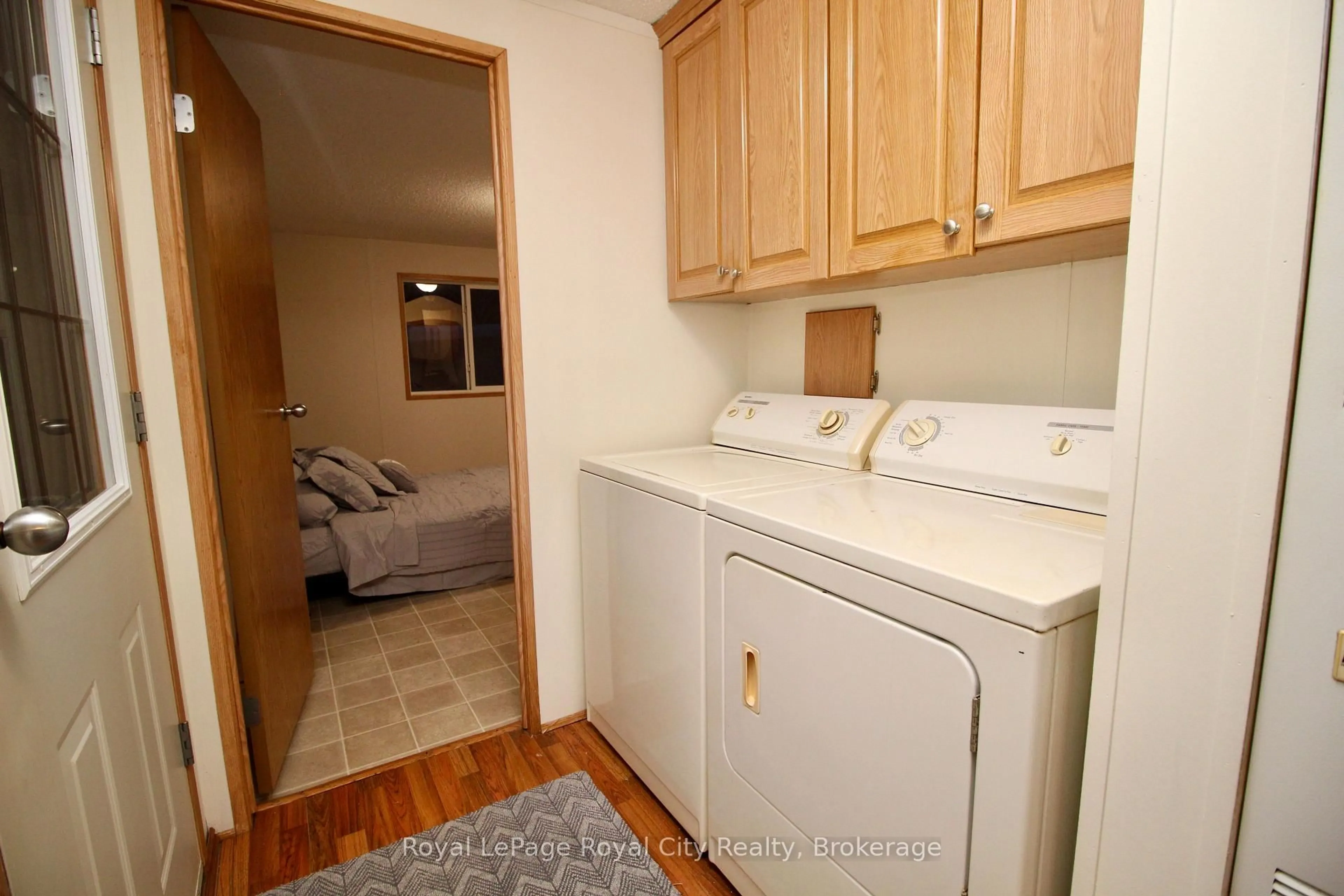 Laundry room for 6 Olympia Ave, Puslinch Ontario N0B 2C0