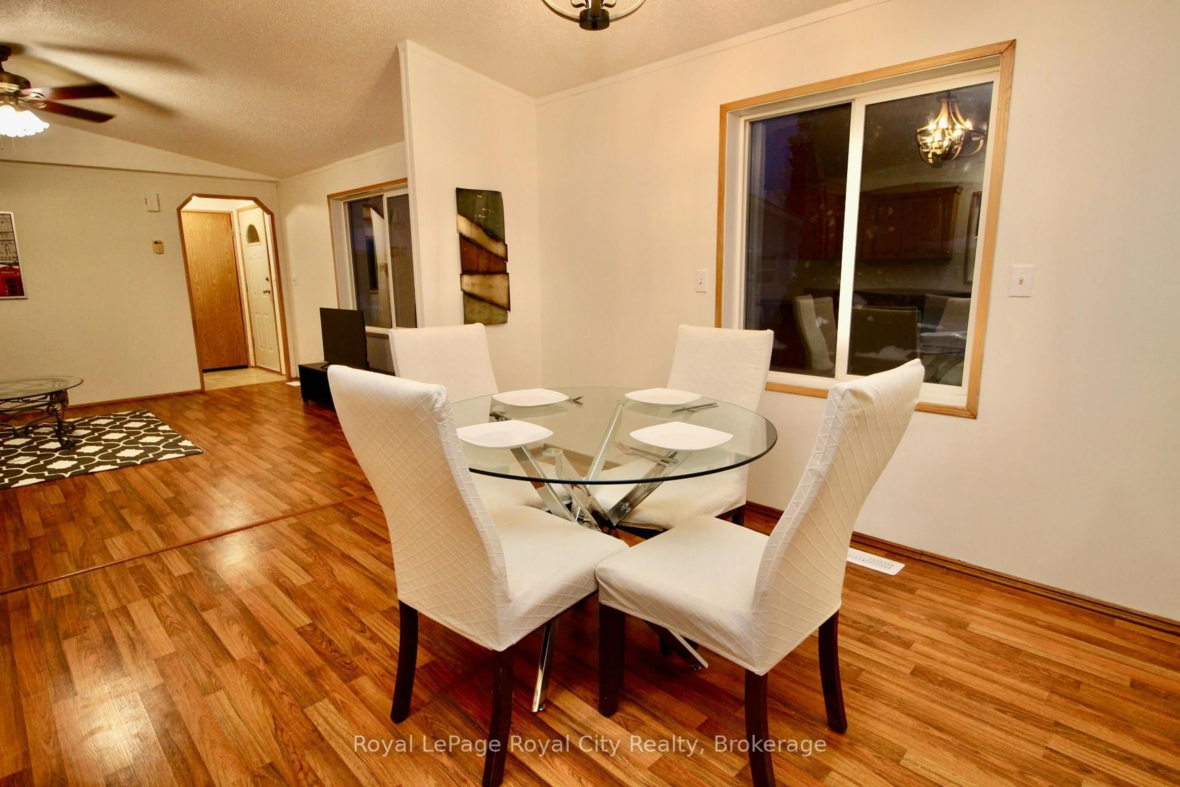 Dining room, wood/laminate floor for 6 Olympia Ave, Puslinch Ontario N0B 2C0