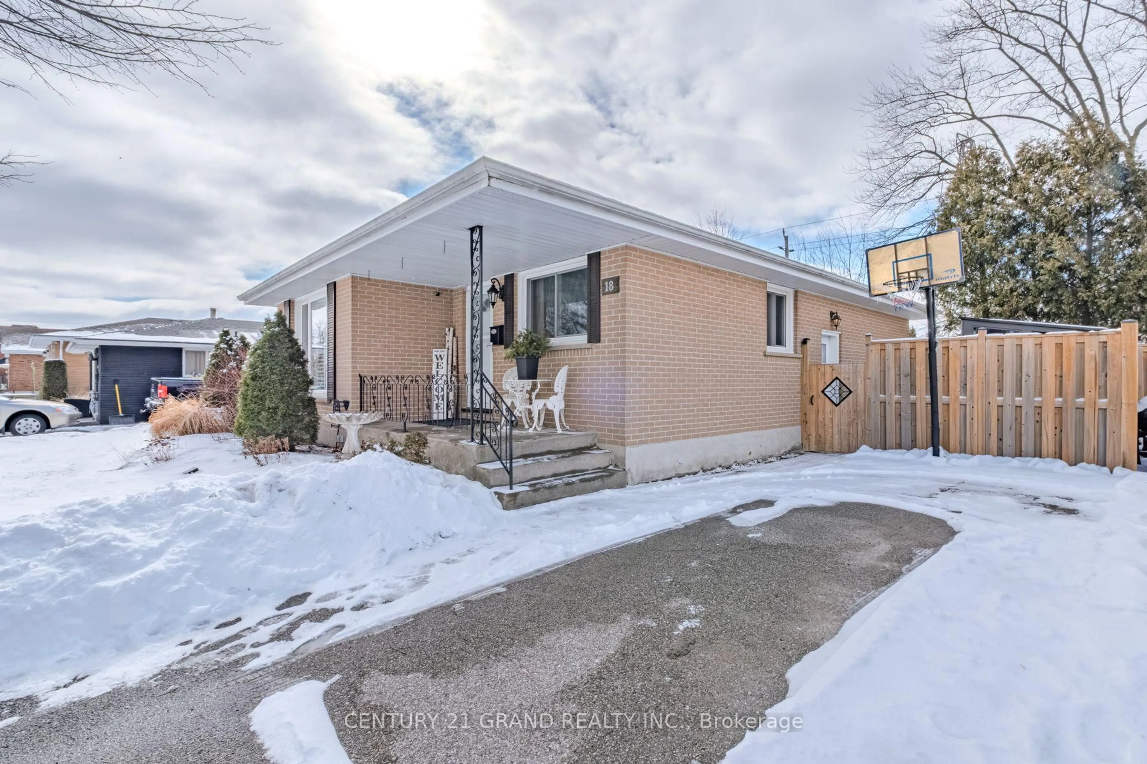 Unknown for 18 Linden Ave, Brantford Ontario N3S 7E2