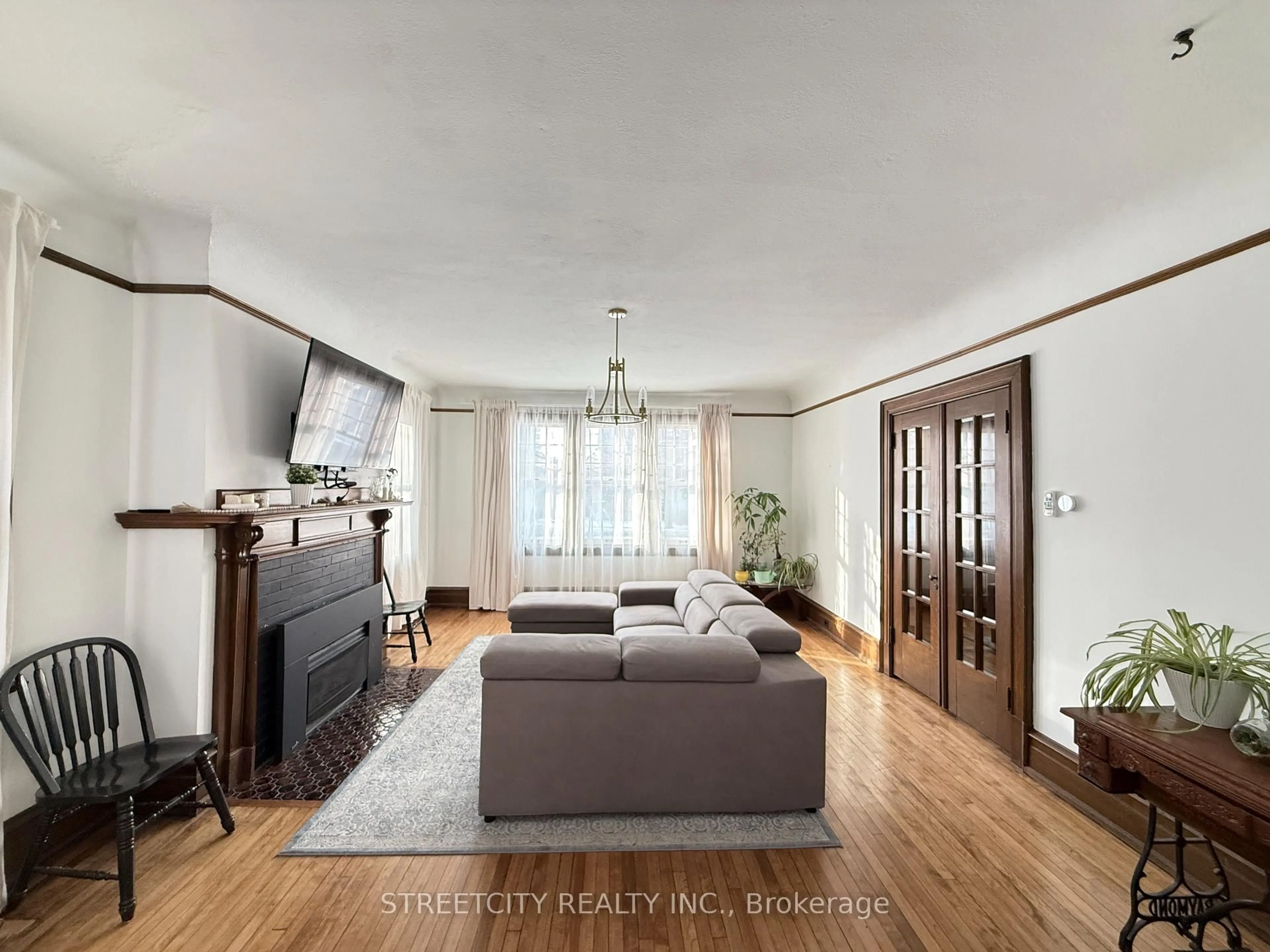 Living room with furniture, unknown for 326 Vidal St, Sarnia Ontario N7T 5Y6