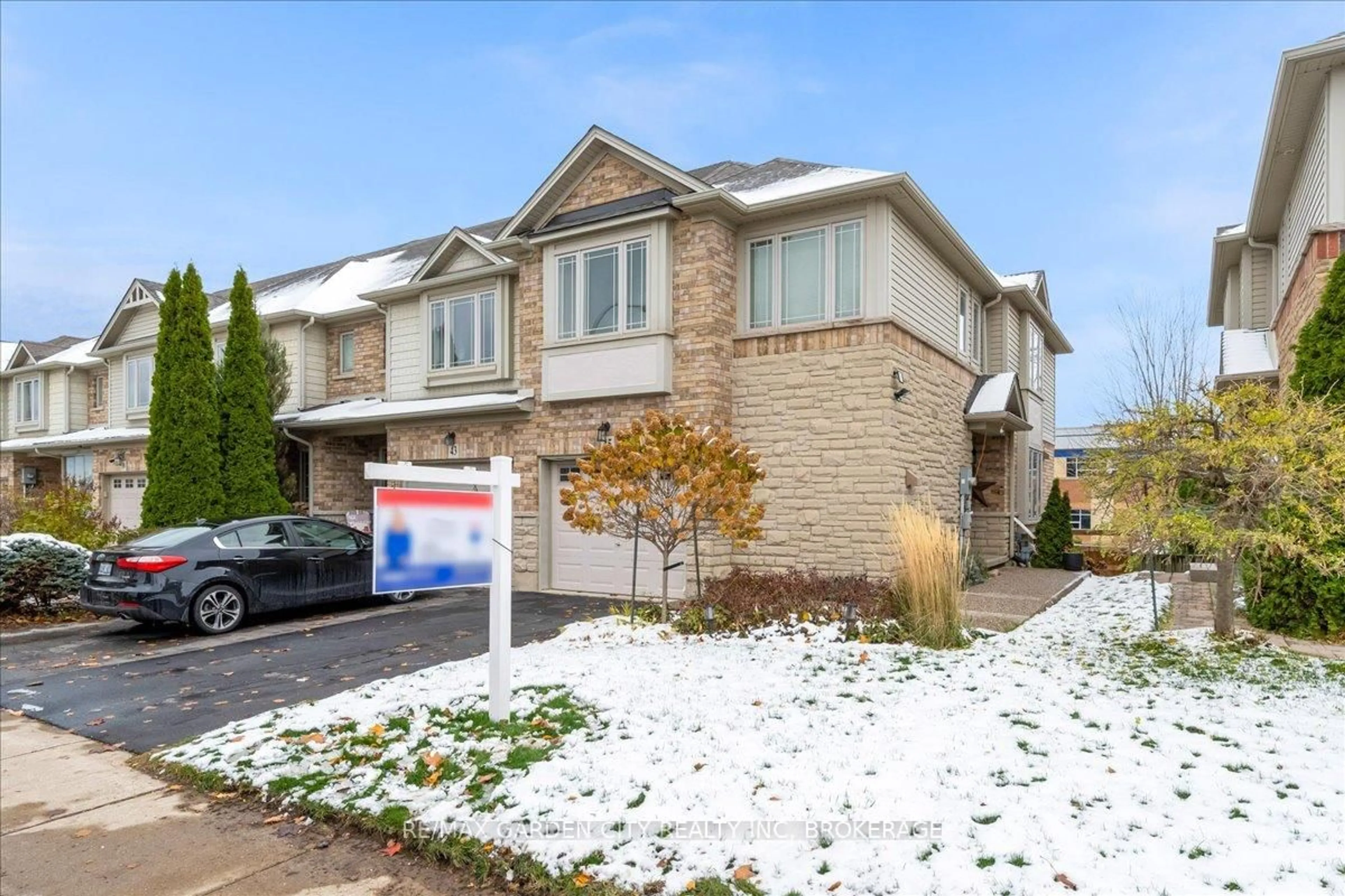 Home with brick exterior material, street for 45 Hemlock Way, Grimsby Ontario L3M 0A8