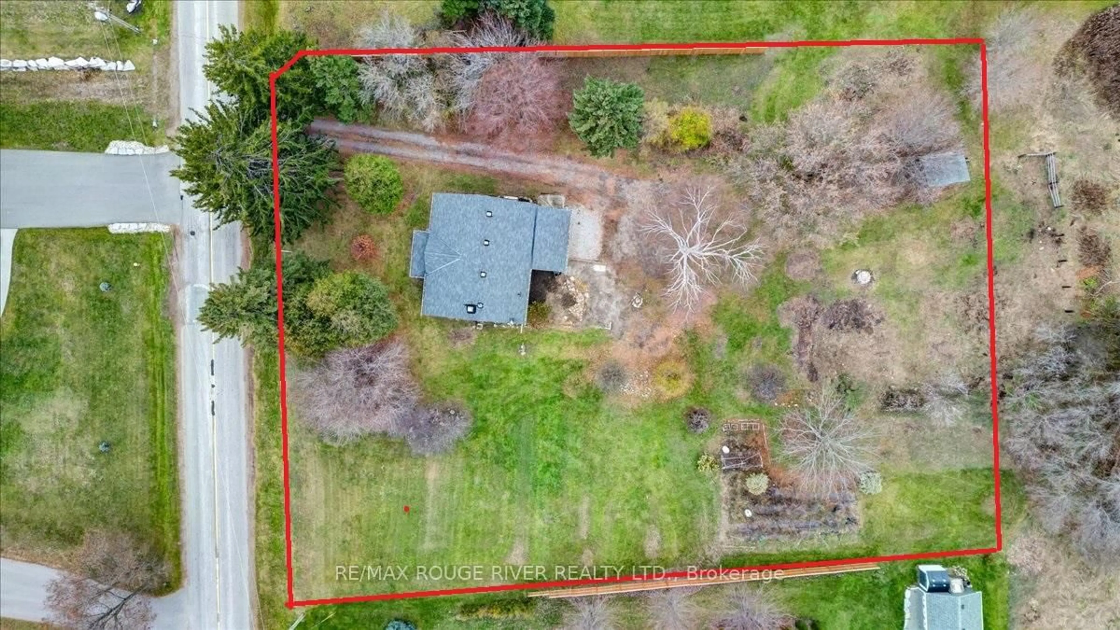 A pic from outside/outdoor area/front of a property/back of a property/a pic from drone, building for 226 Old Danforth Rd, Alnwick/Haldimand Ontario K0K 2G0