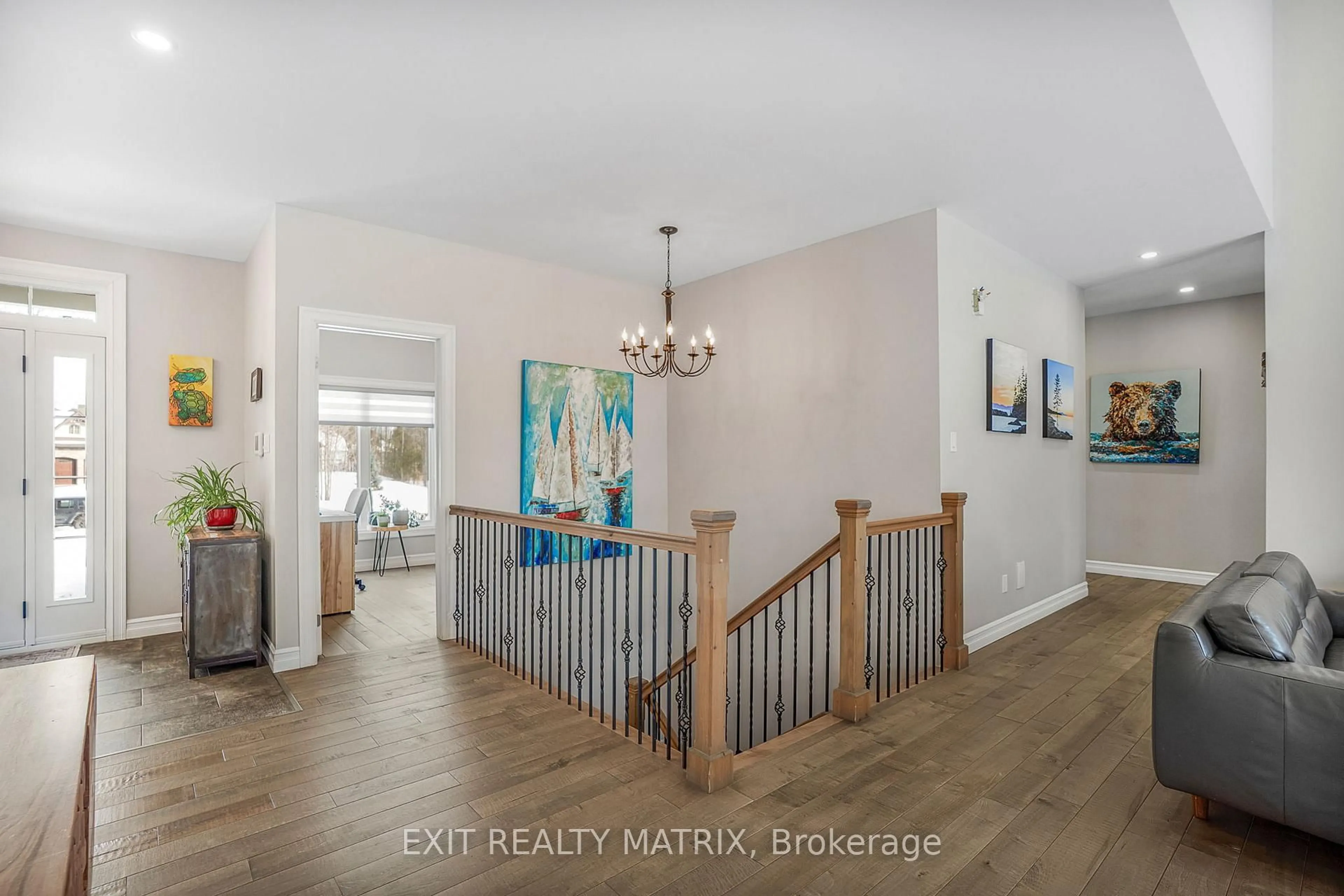 Indoor entryway for 58 De La Seigneurie St, Champlain Ontario K0B 1K0