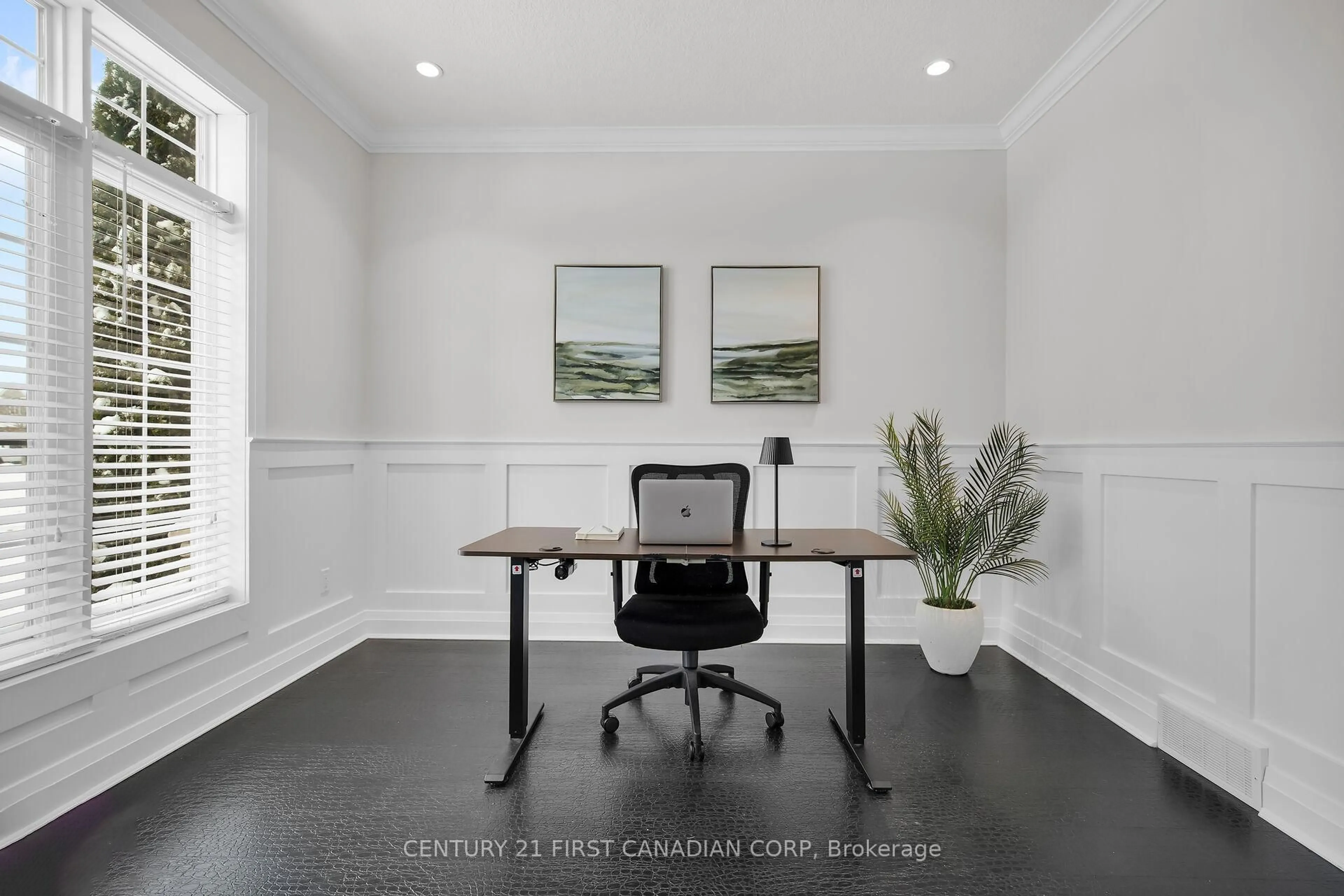 A pic of a room for 134 Staffordshire Crt, London North Ontario N6H 0B9