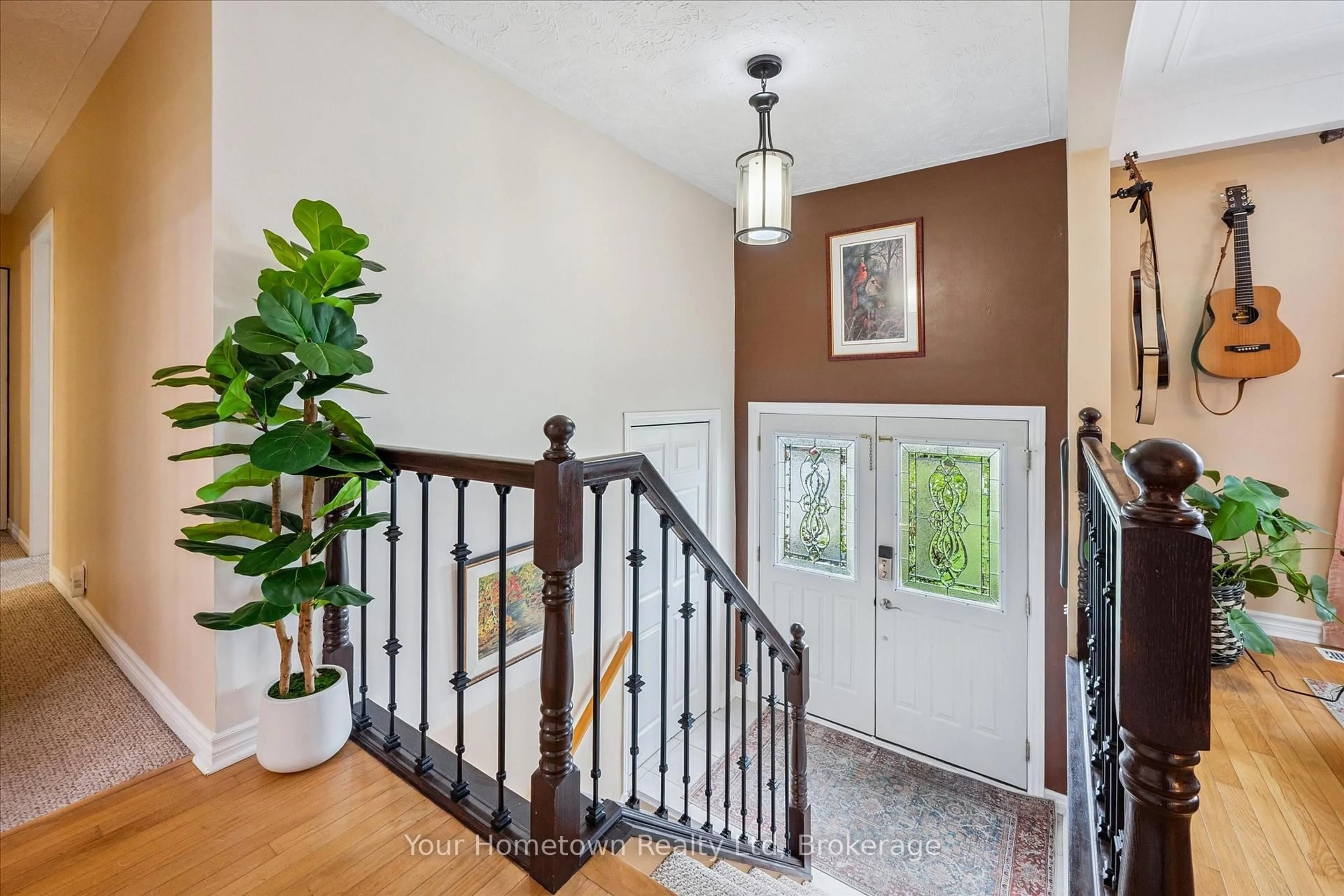 Indoor entryway for 57 Water St, Centre Wellington Ontario N0B 1S0
