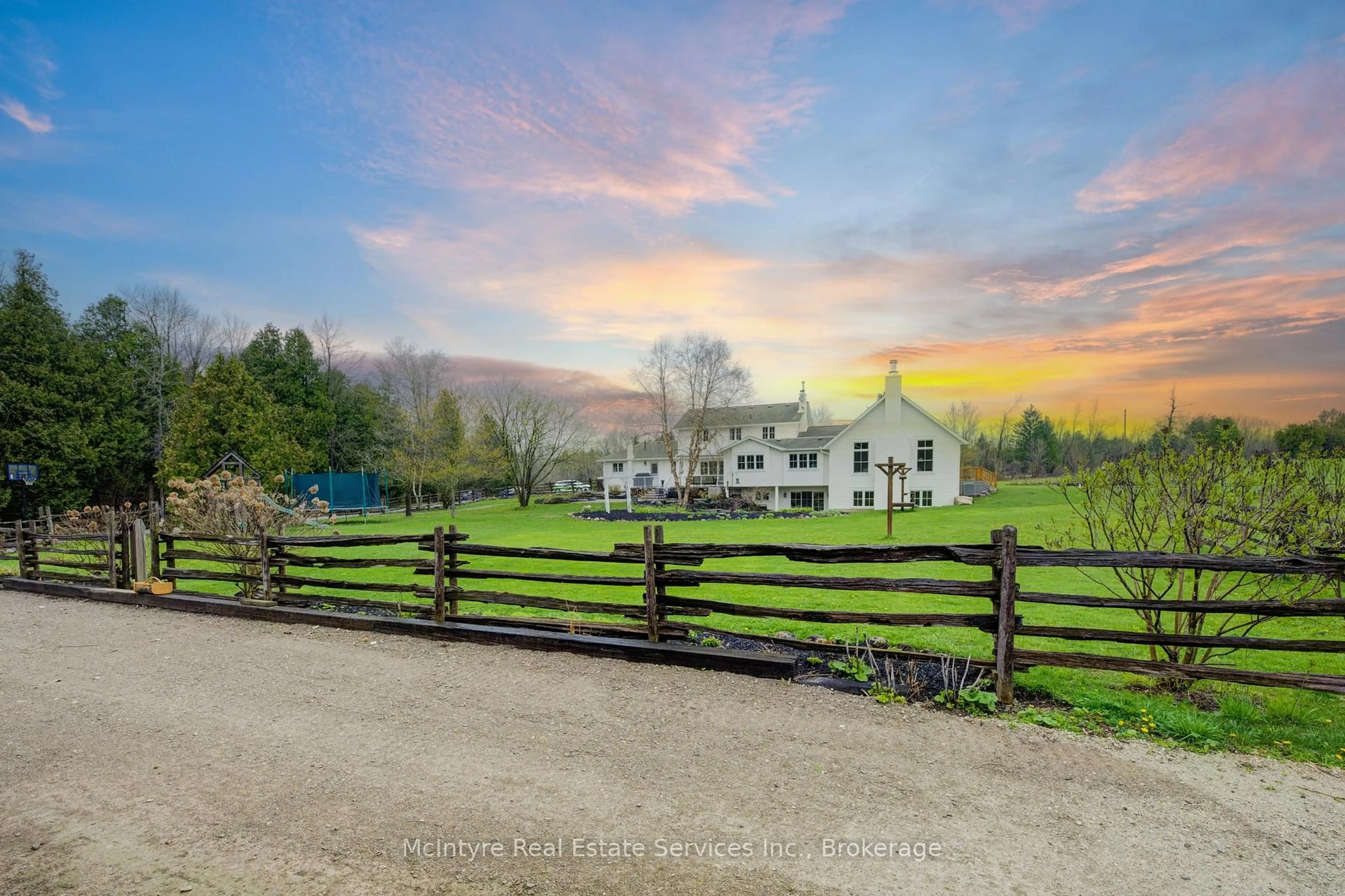 A pic from outside/outdoor area/front of a property/back of a property/a pic from drone, mountain view for 234 14th Concession Rd, Hamilton Ontario N0B 2J0