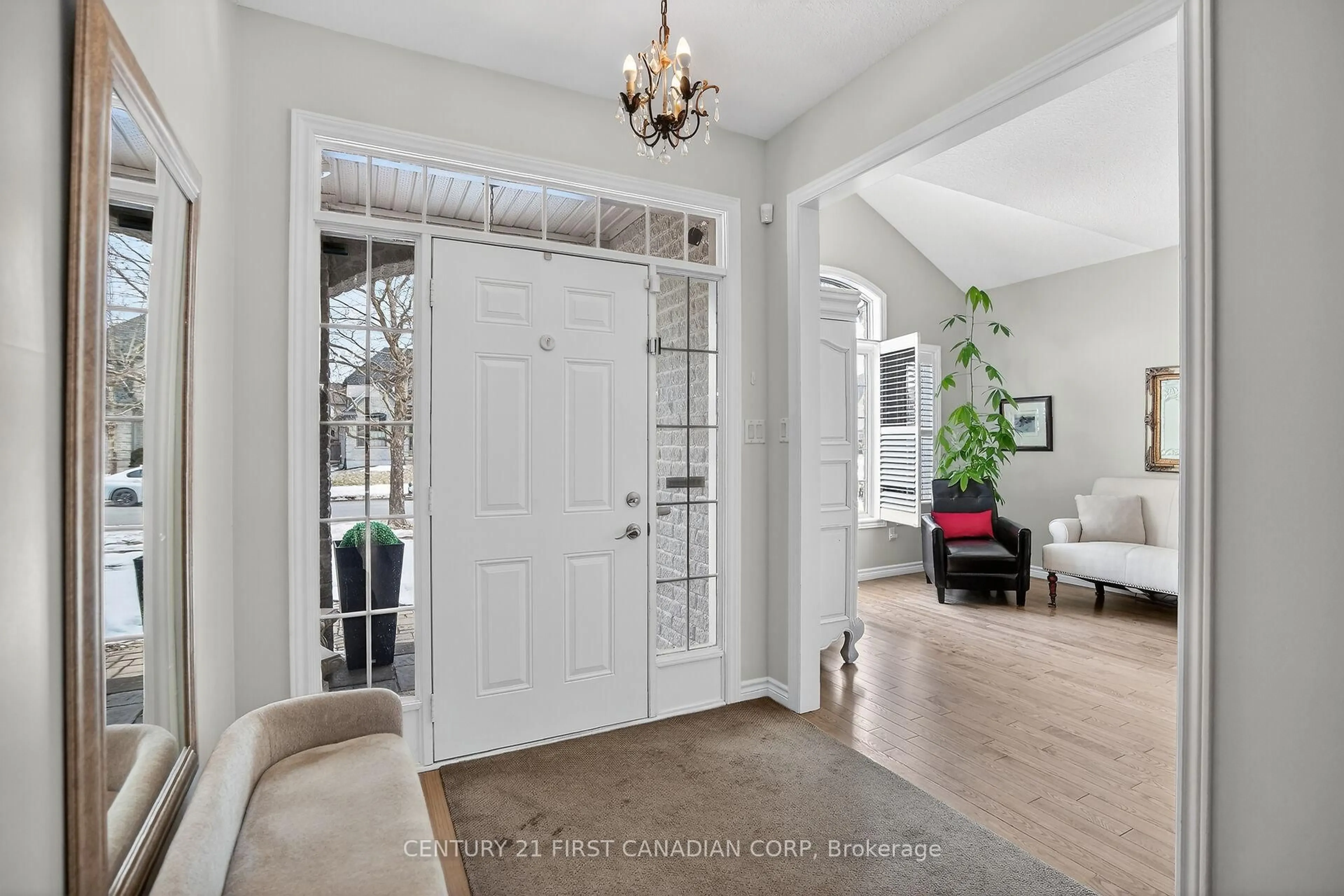 Indoor entryway for 1983 Quarrier Rd, London North Ontario N6G 5L2