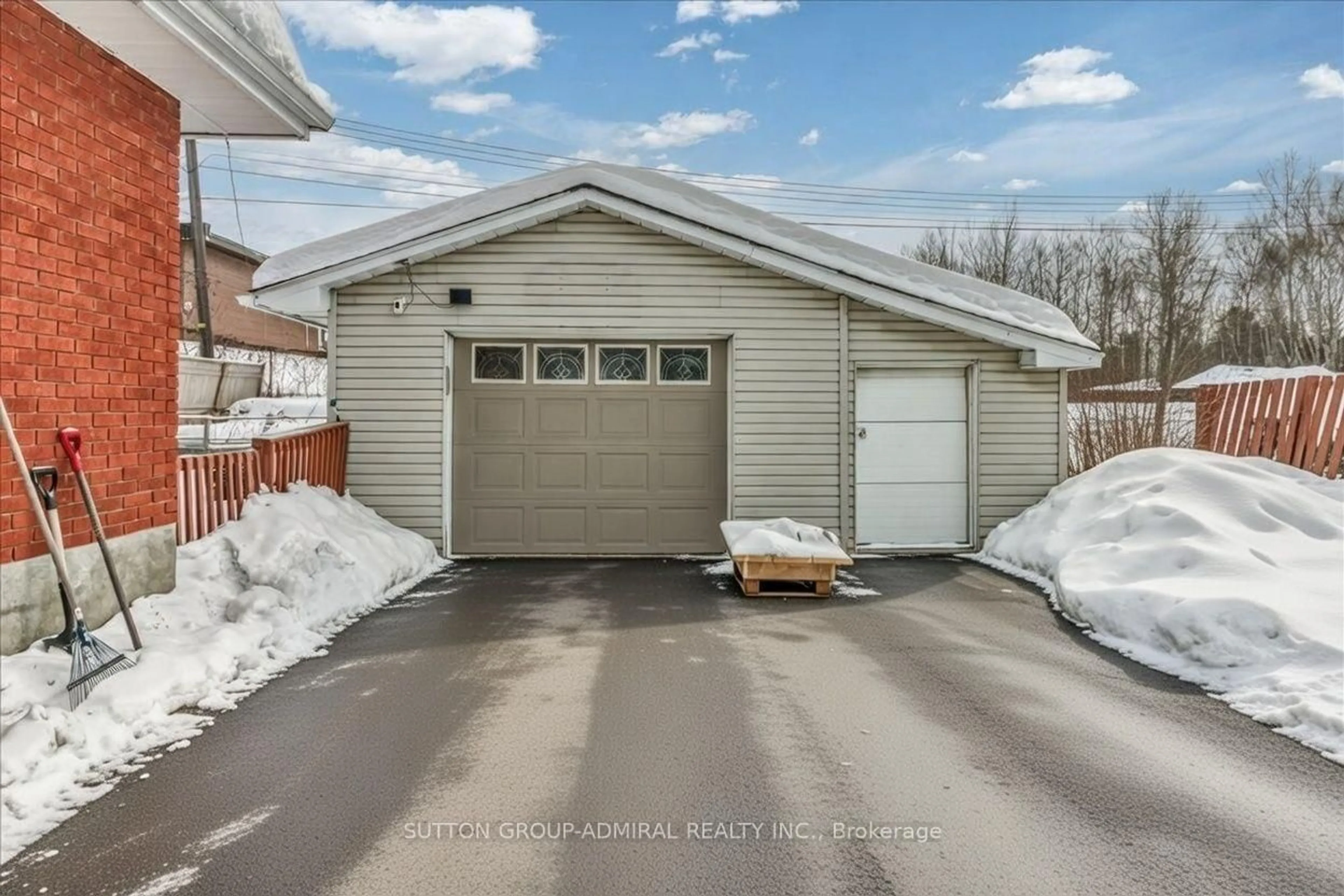 Indoor garage for 1282 Gary Ave, Sudbury Remote Area Ontario P3A 4E8