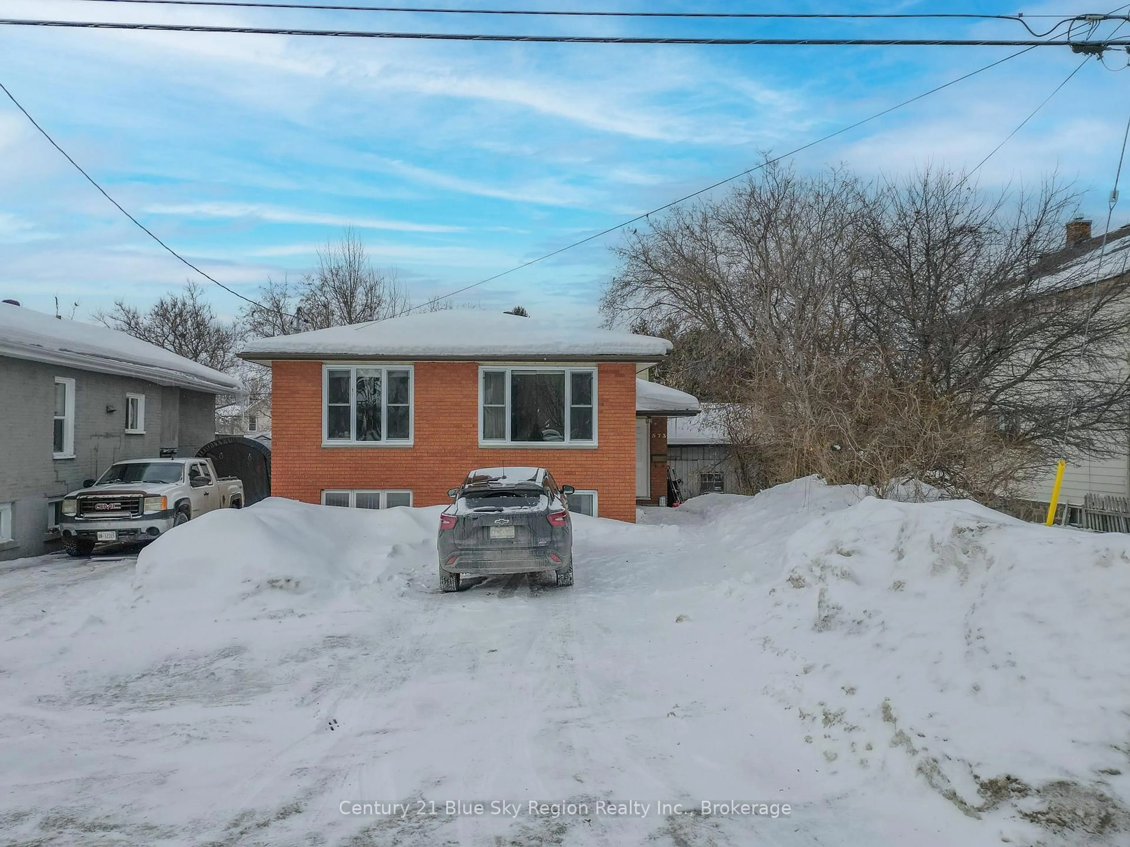 A pic from outside/outdoor area/front of a property/back of a property/a pic from drone, street for 573 McLeod St, North Bay Ontario P1B 5S9