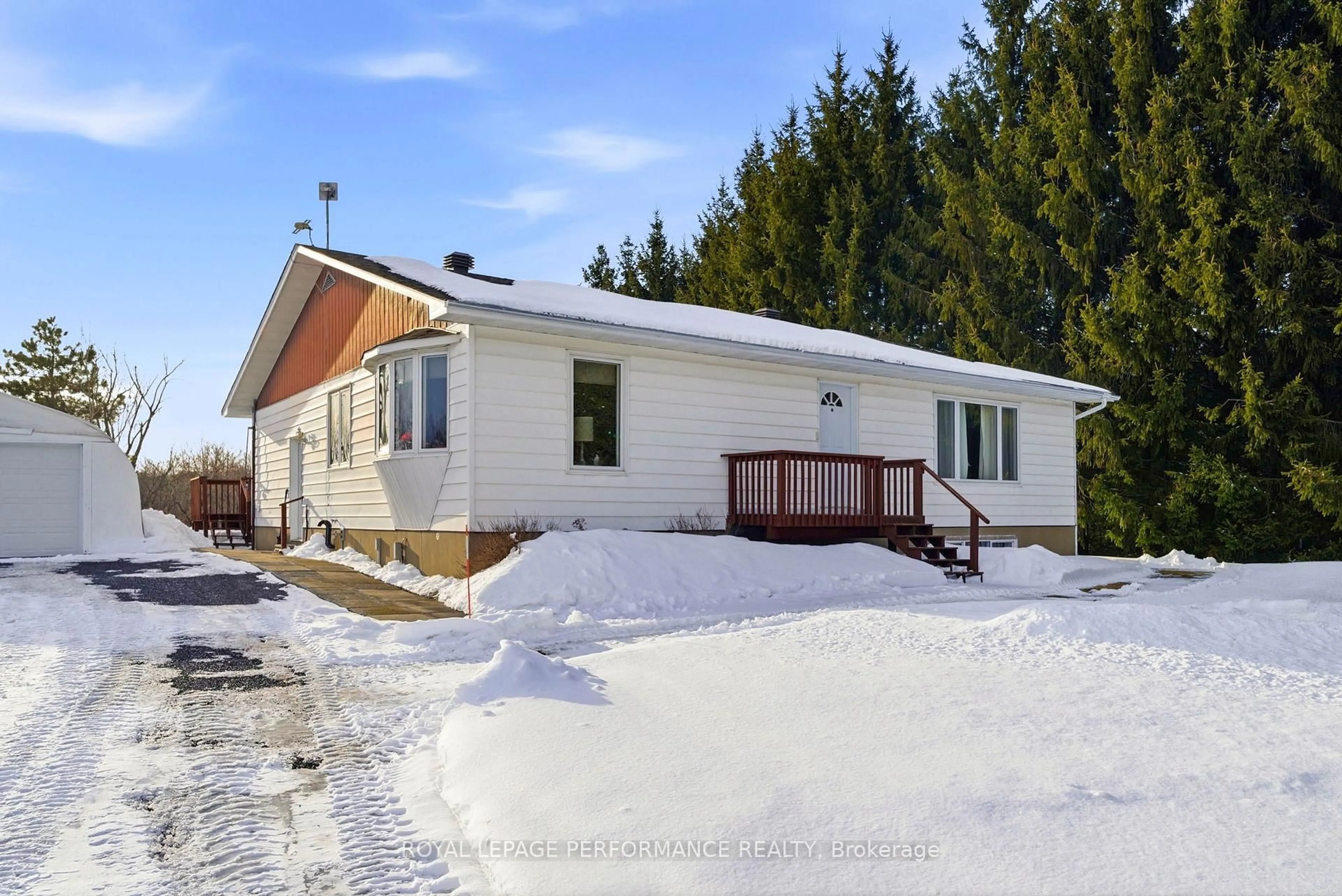 A pic from outside/outdoor area/front of a property/back of a property/a pic from drone, unknown for 20276 Maple Rd, South Glengarry Ontario K0C 2J0