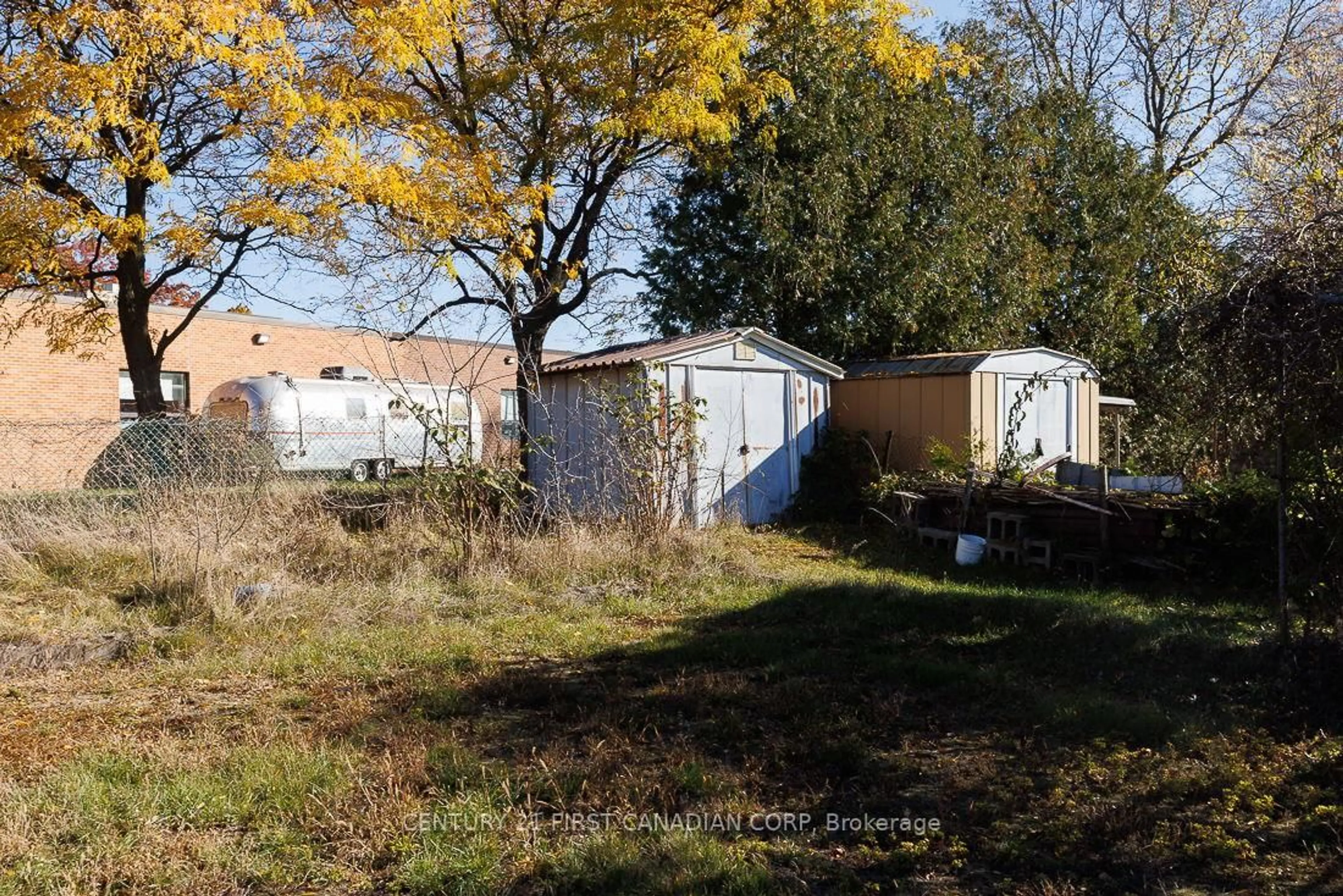 Shed for 1230 Hamilton Rd, London East Ontario N5W 1B2