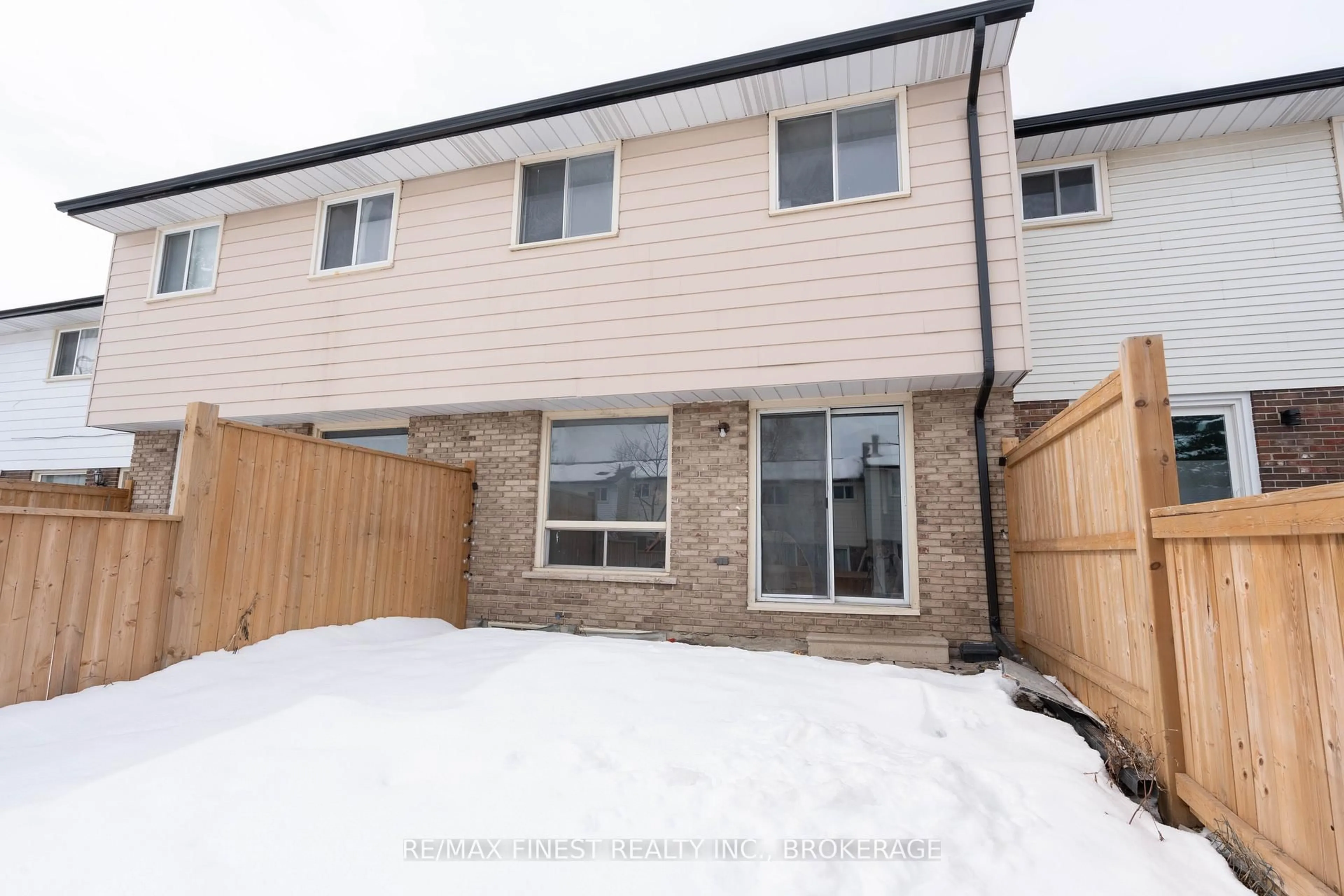 A pic from outside/outdoor area/front of a property/back of a property/a pic from drone, street for 991 Amberdale Cres, Kingston Ontario K7M 6X6