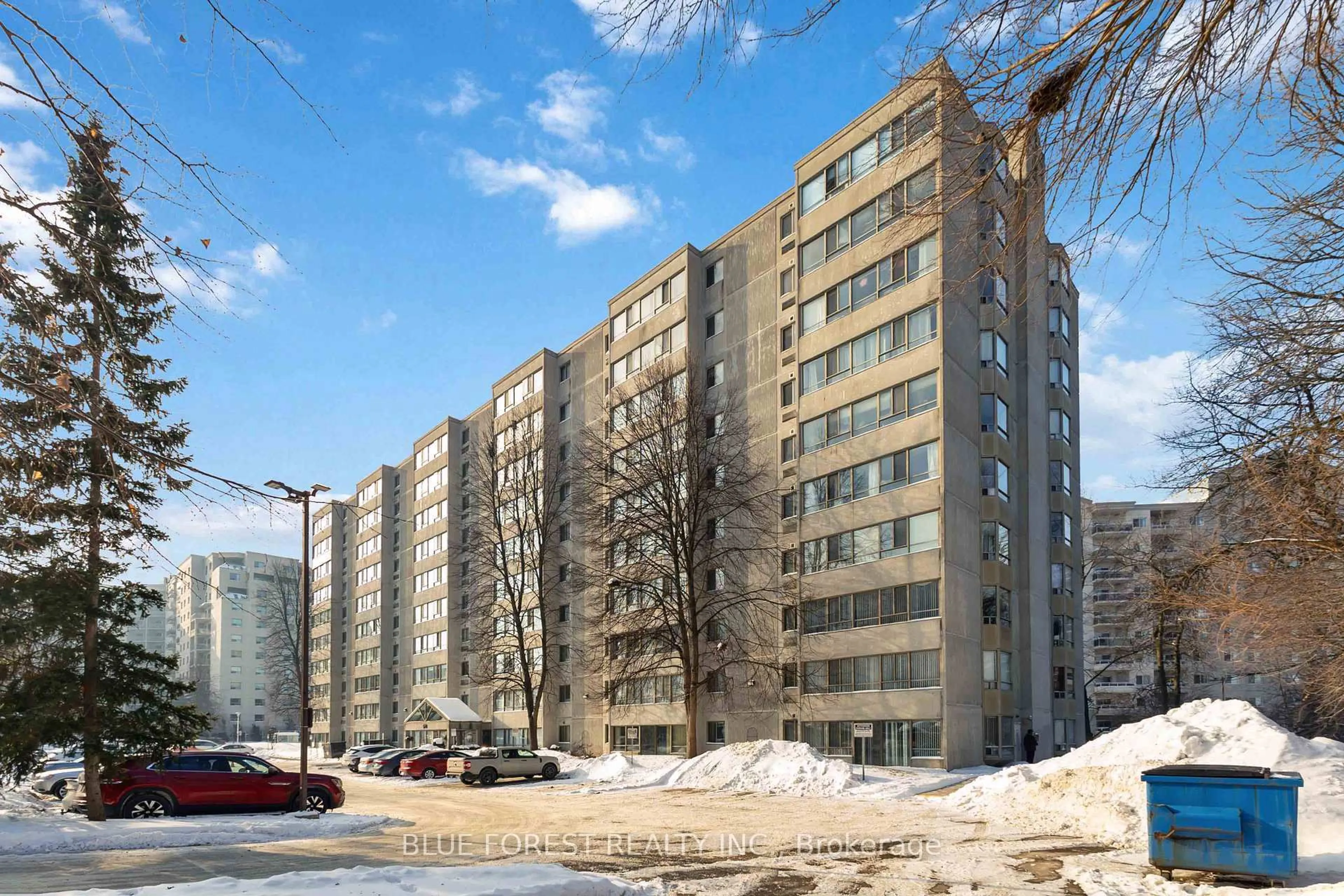 Patio, building for 570 Proudfoot Lane #510, London North Ontario N6H 4Z1